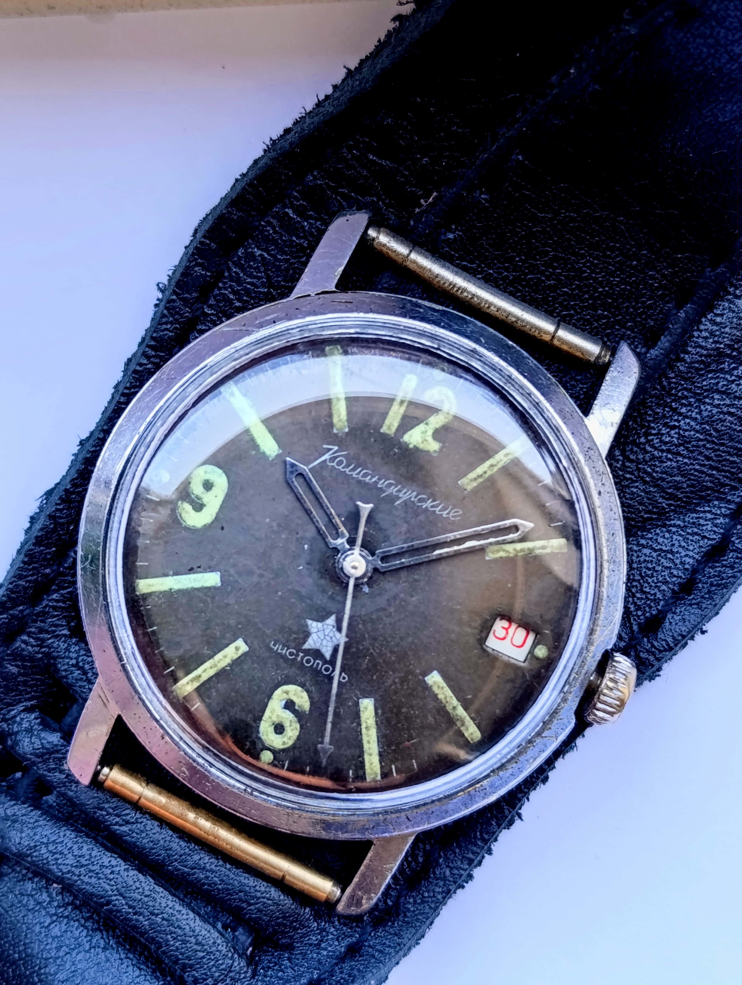 Vostok Komandirskie Early Model 2214 – Rare Soviet Military Watch