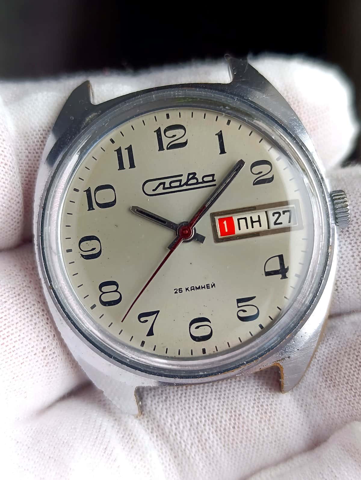 Slava 2428 Mechanical Watch 1980s – Soviet Triple Calendar, 26 Jewels
