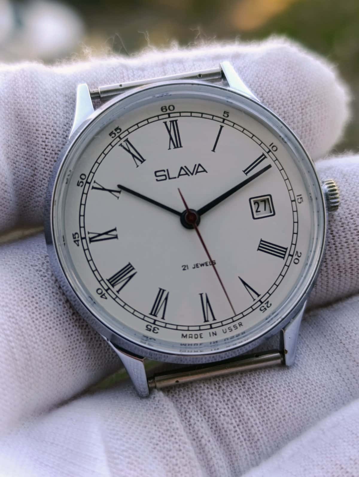 Vintage Slava 2414 · Soviet Manual-Wind Dress Watch · White Roman Dial, Date