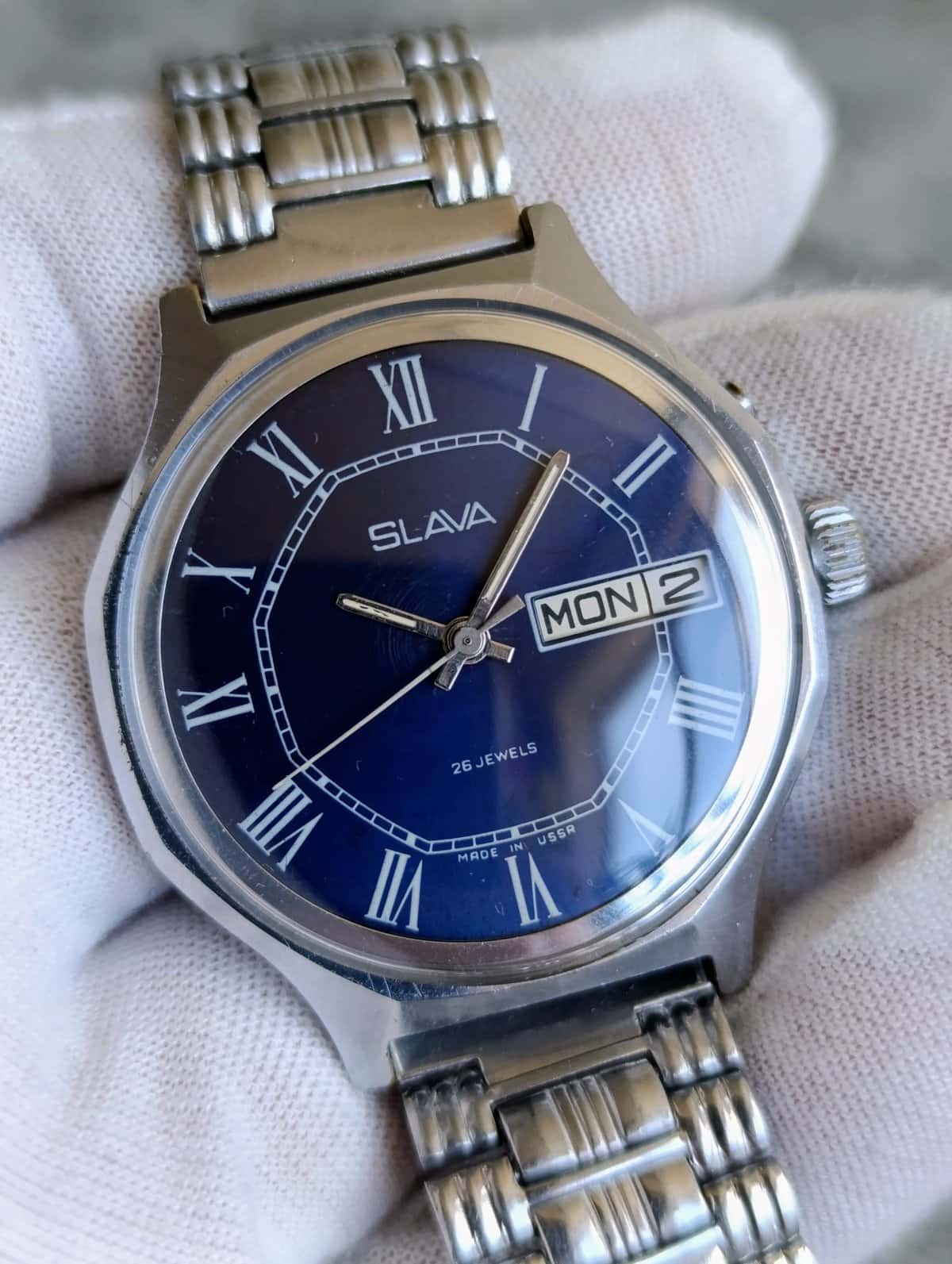 Vintage Slava Soviet Watch USSR Cal 2428 26 Jewels Day Date Navy Dial 1980s 