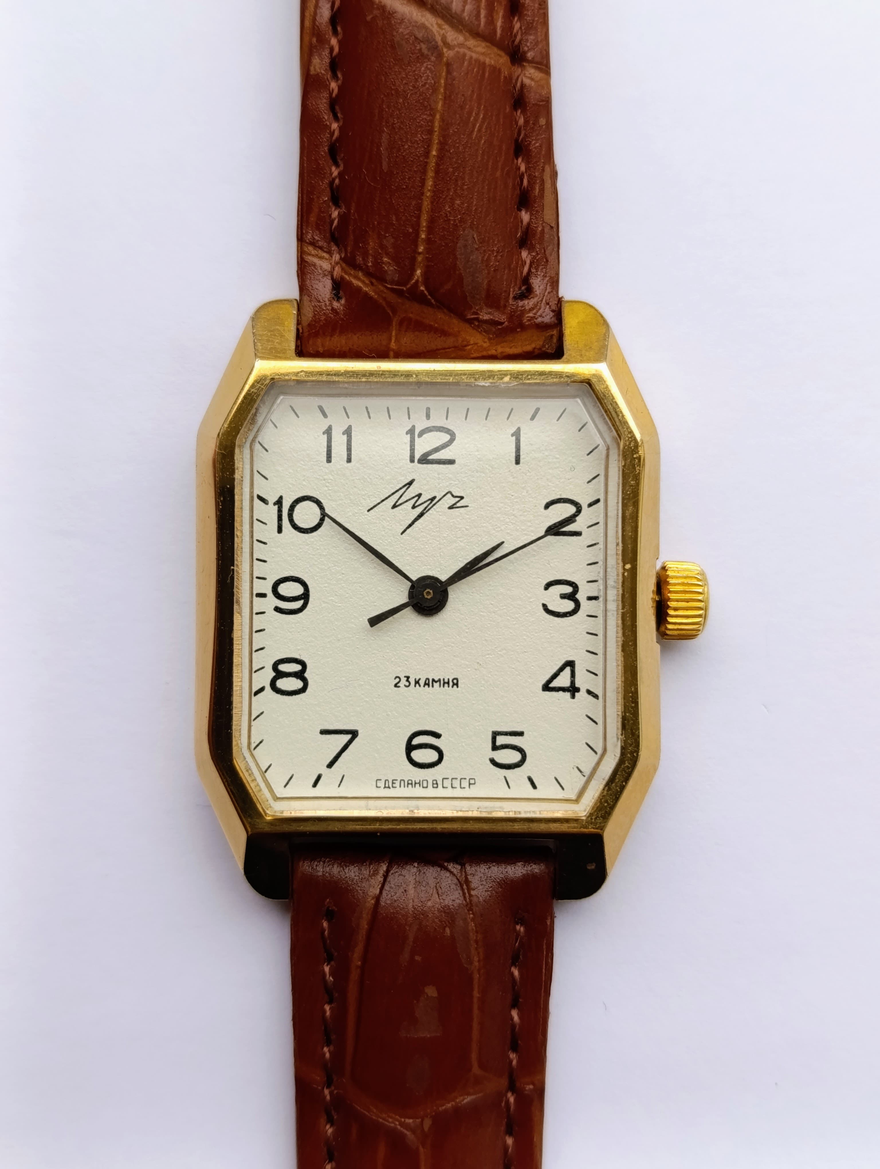 Luch 2209 23 Jewels Vintage Soviet Watch – Octagonal Gold-Plated Case – thumbnail 1