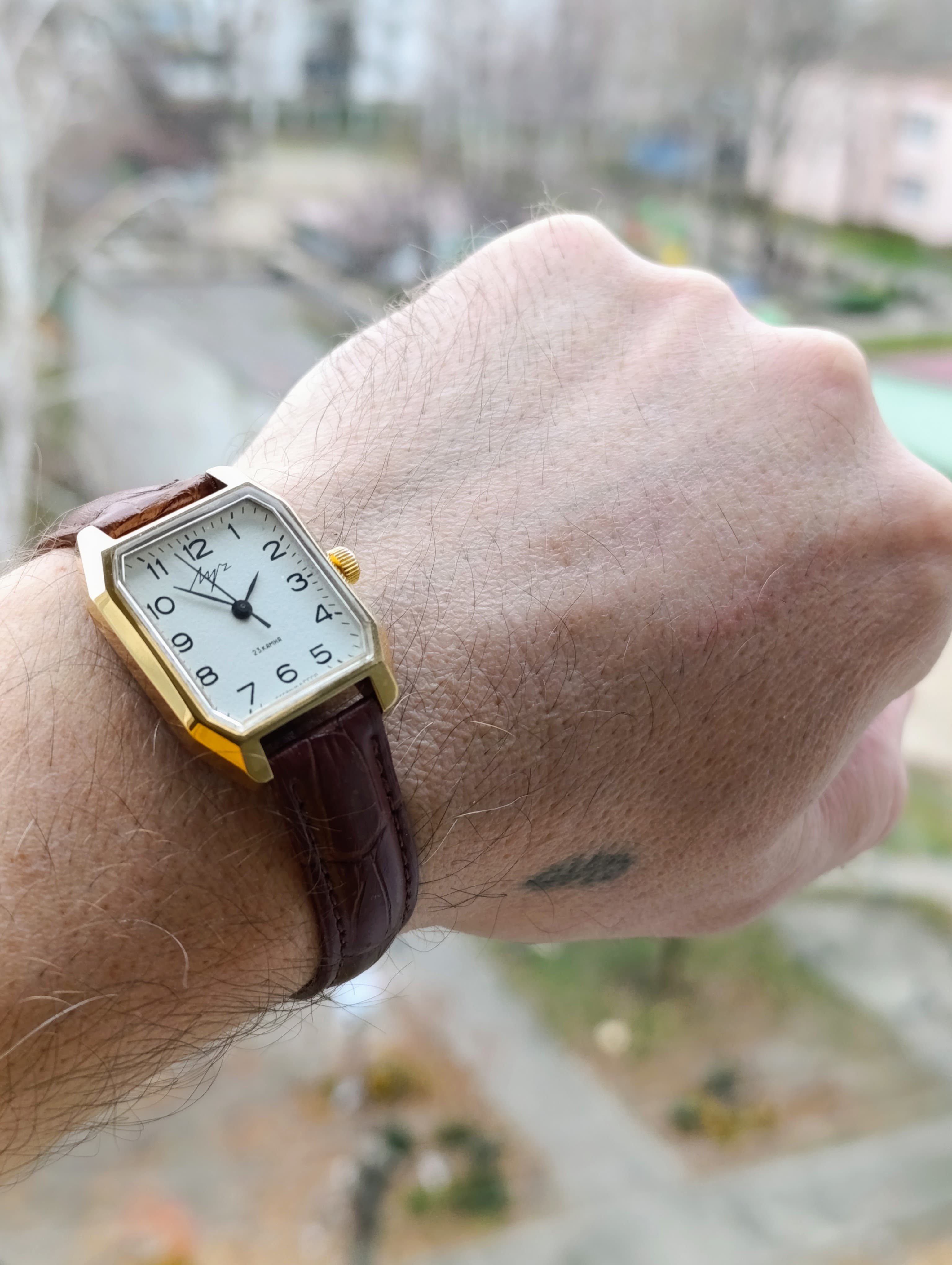 Luch 2209 23 Jewels Vintage Soviet Watch – Octagonal Gold-Plated Case – thumbnail 11