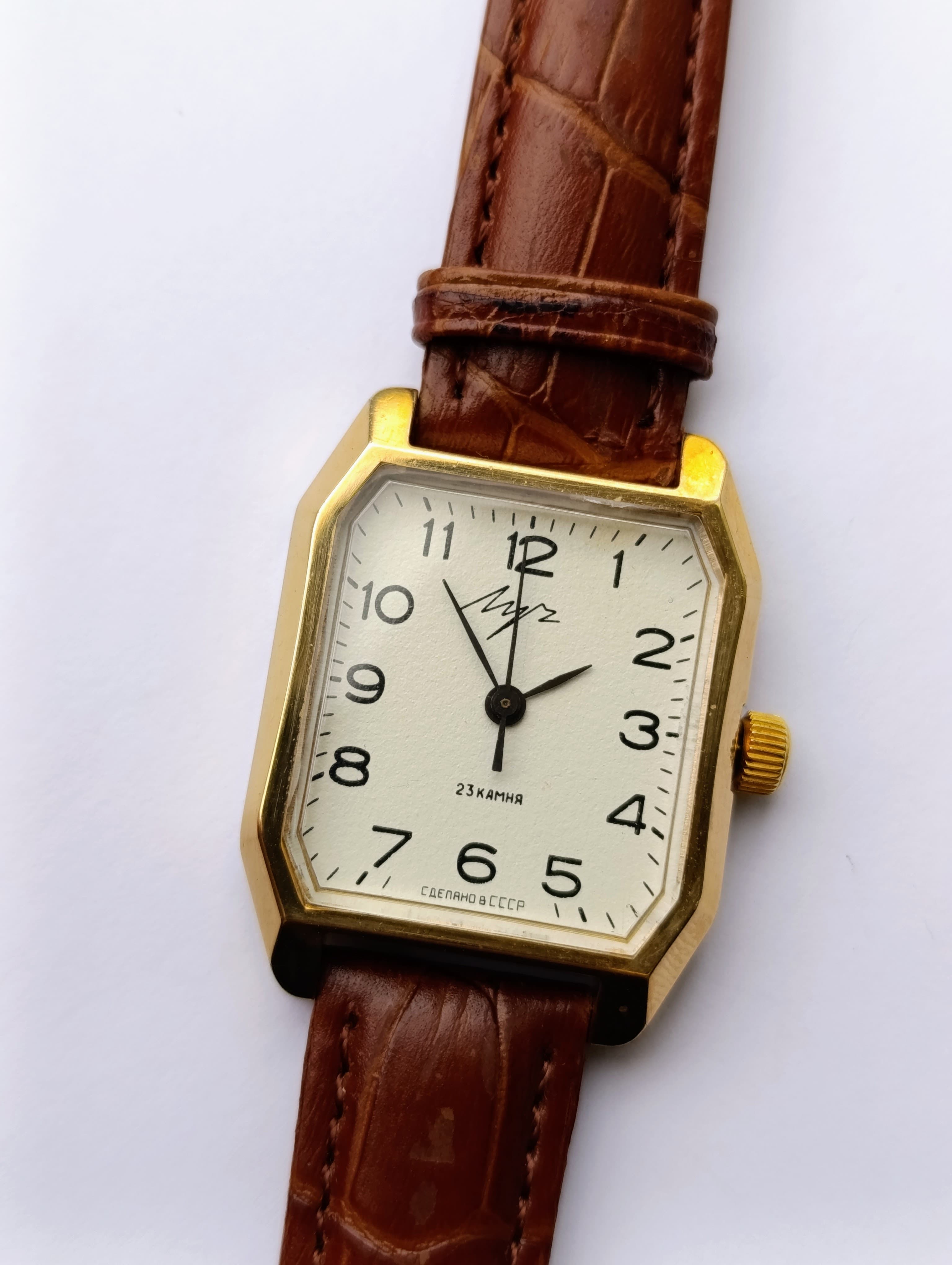 Luch 2209 23 Jewels Vintage Soviet Watch – Octagonal Gold-Plated Case – thumbnail 12