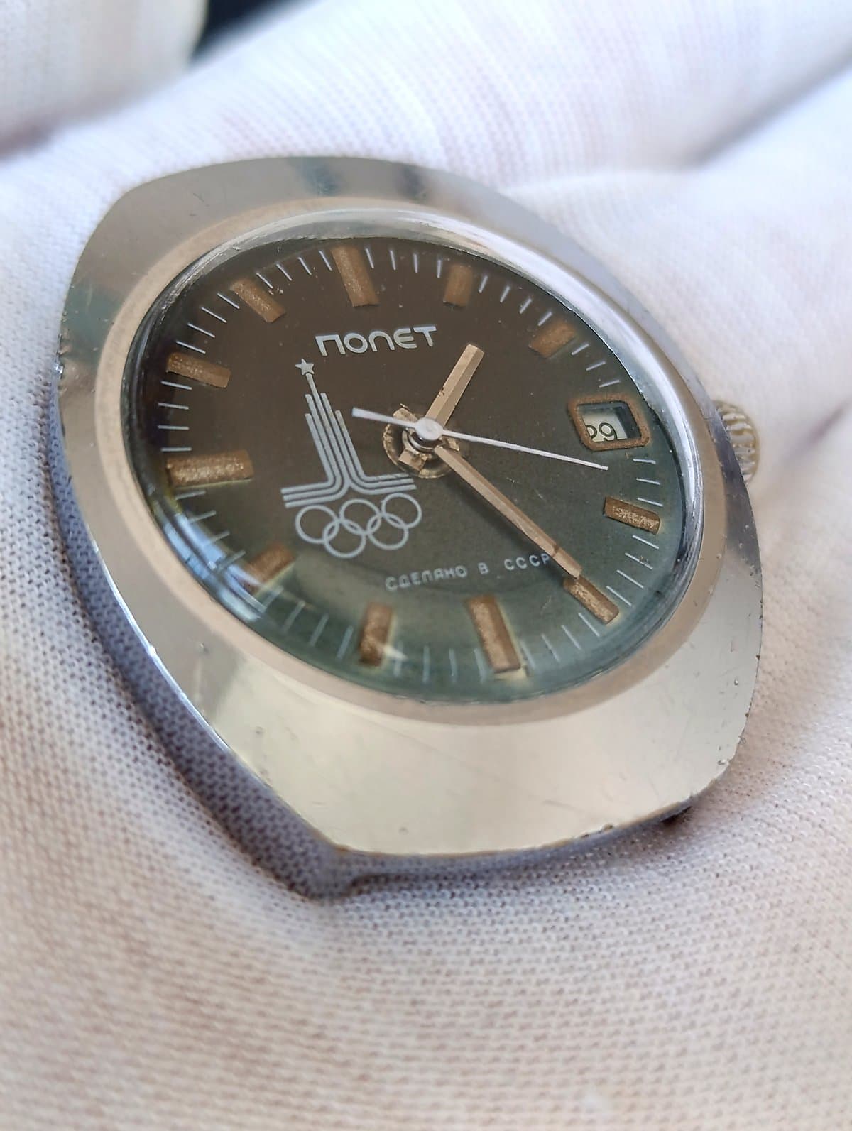Vintage Poljot Olympic Watch 1980 – Soviet Mechanical Wristwatch, Serviced & Running Accurately – thumbnail 9