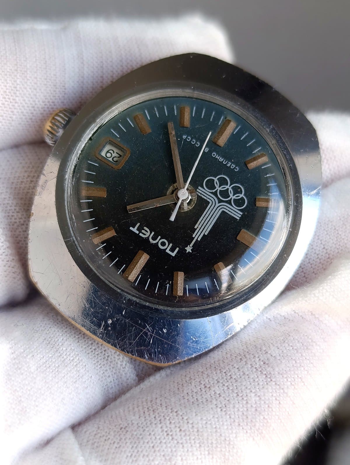 Vintage Poljot Olympic Watch 1980 – Soviet Mechanical Wristwatch, Serviced & Running Accurately – thumbnail 4