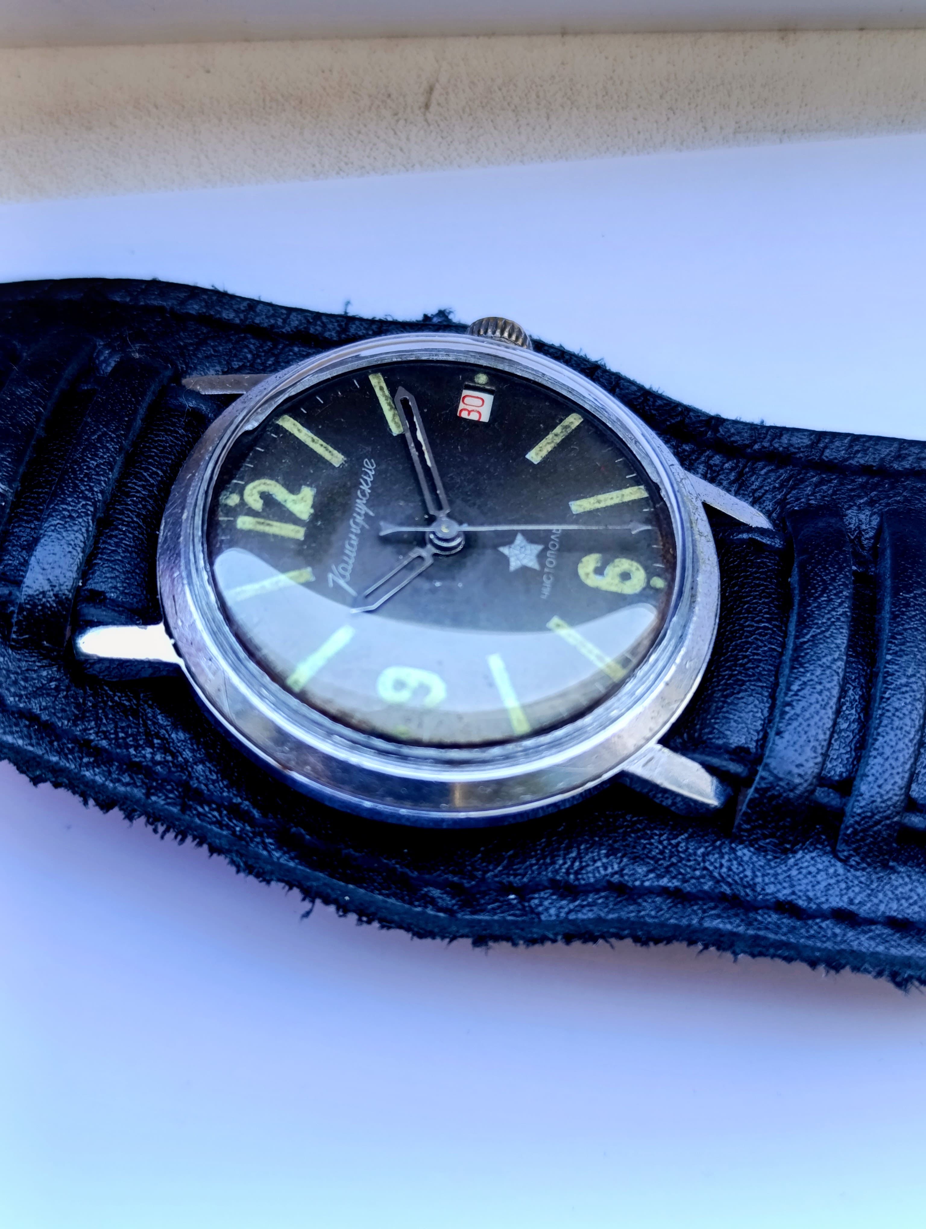 Vostok Komandirskie Early Model 2214 – Rare Soviet Military Watch – thumbnail 8