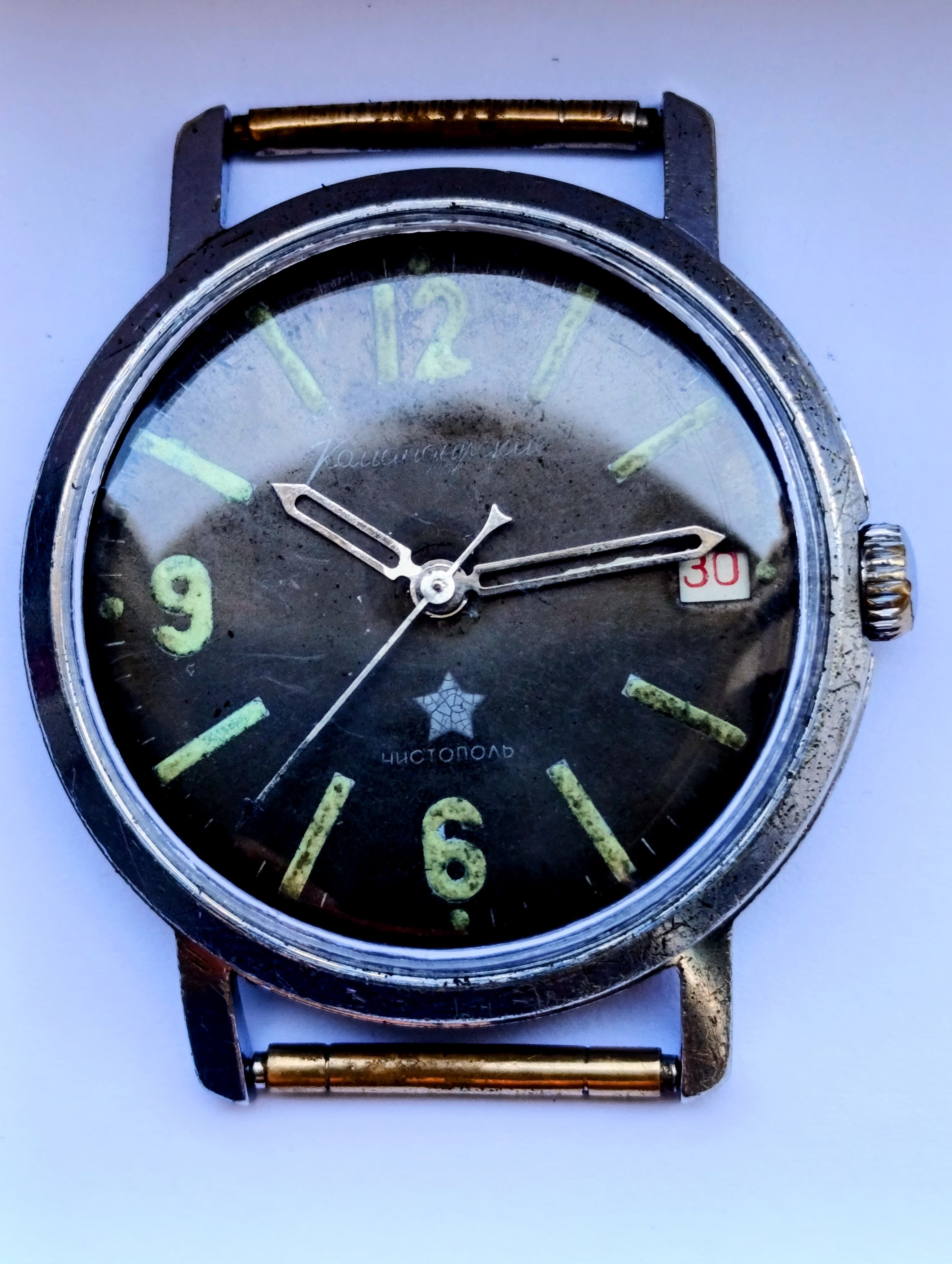 Vostok Komandirskie Early Model 2214 – Rare Soviet Military Watch – thumbnail 4