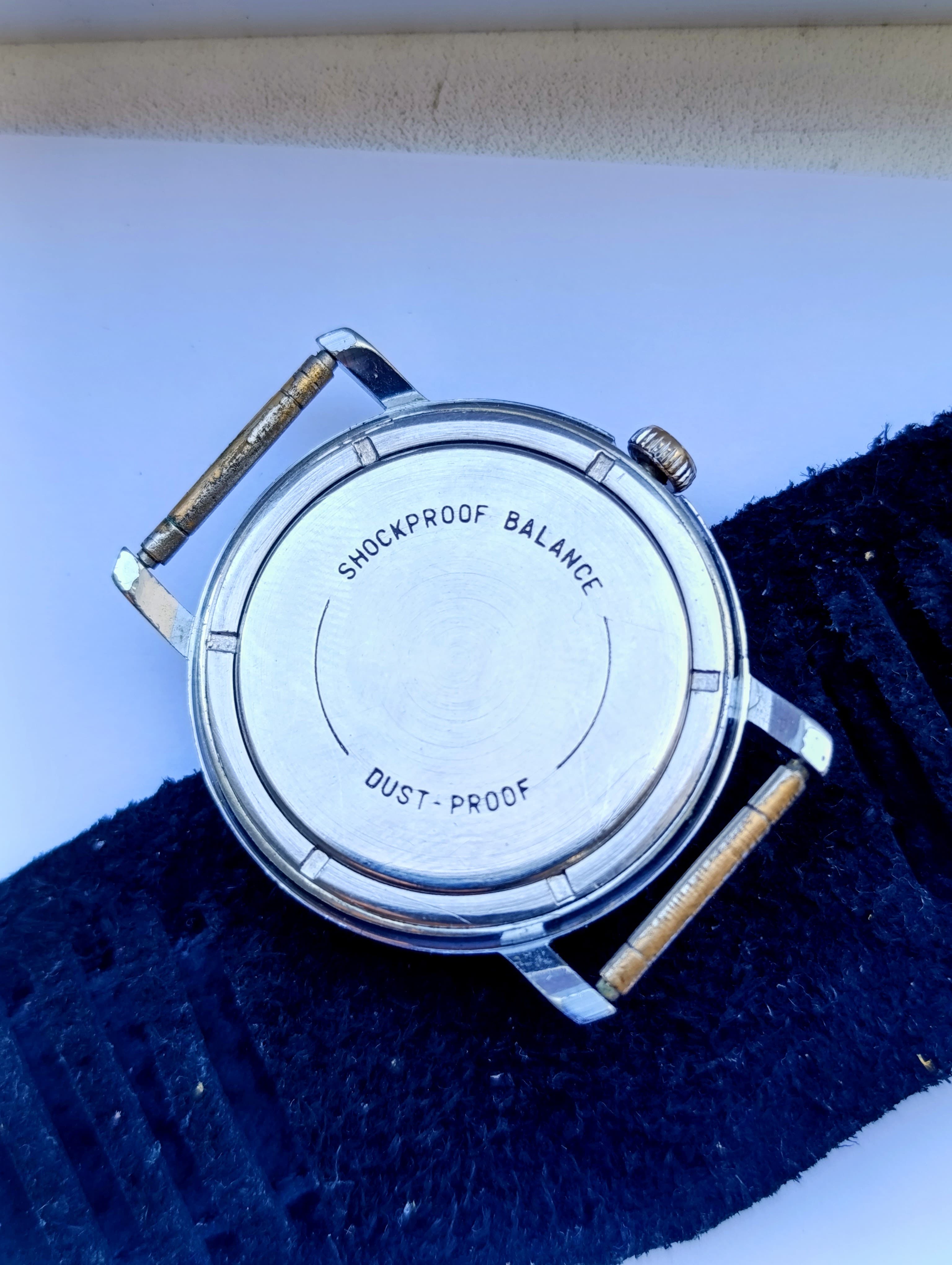 Vostok Komandirskie Early Model 2214 – Rare Soviet Military Watch – thumbnail 2