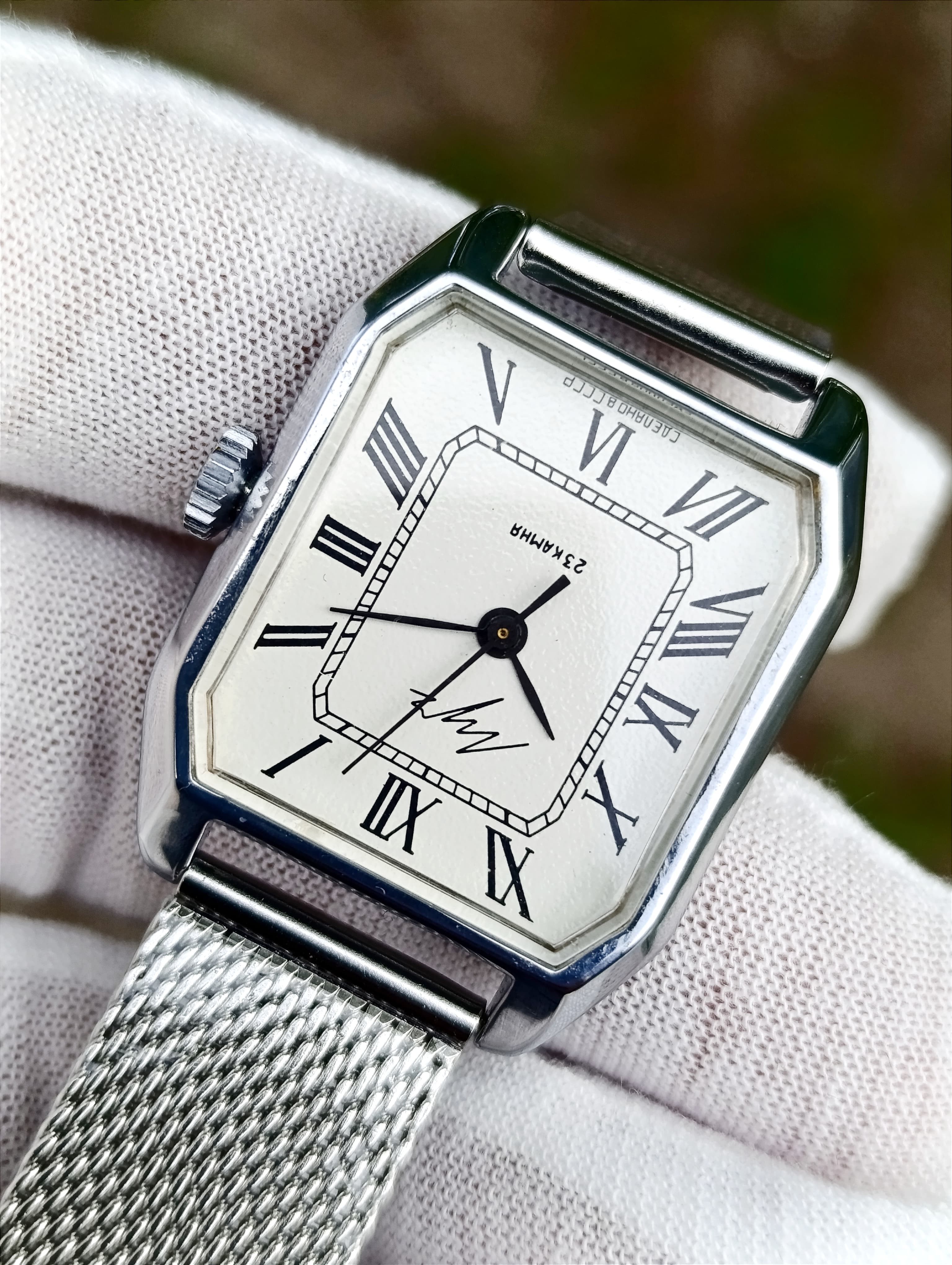 Luch 2209 Authentic USSR Square Watch | Vintage Soviet Horology with Milanese Band – thumbnail 8