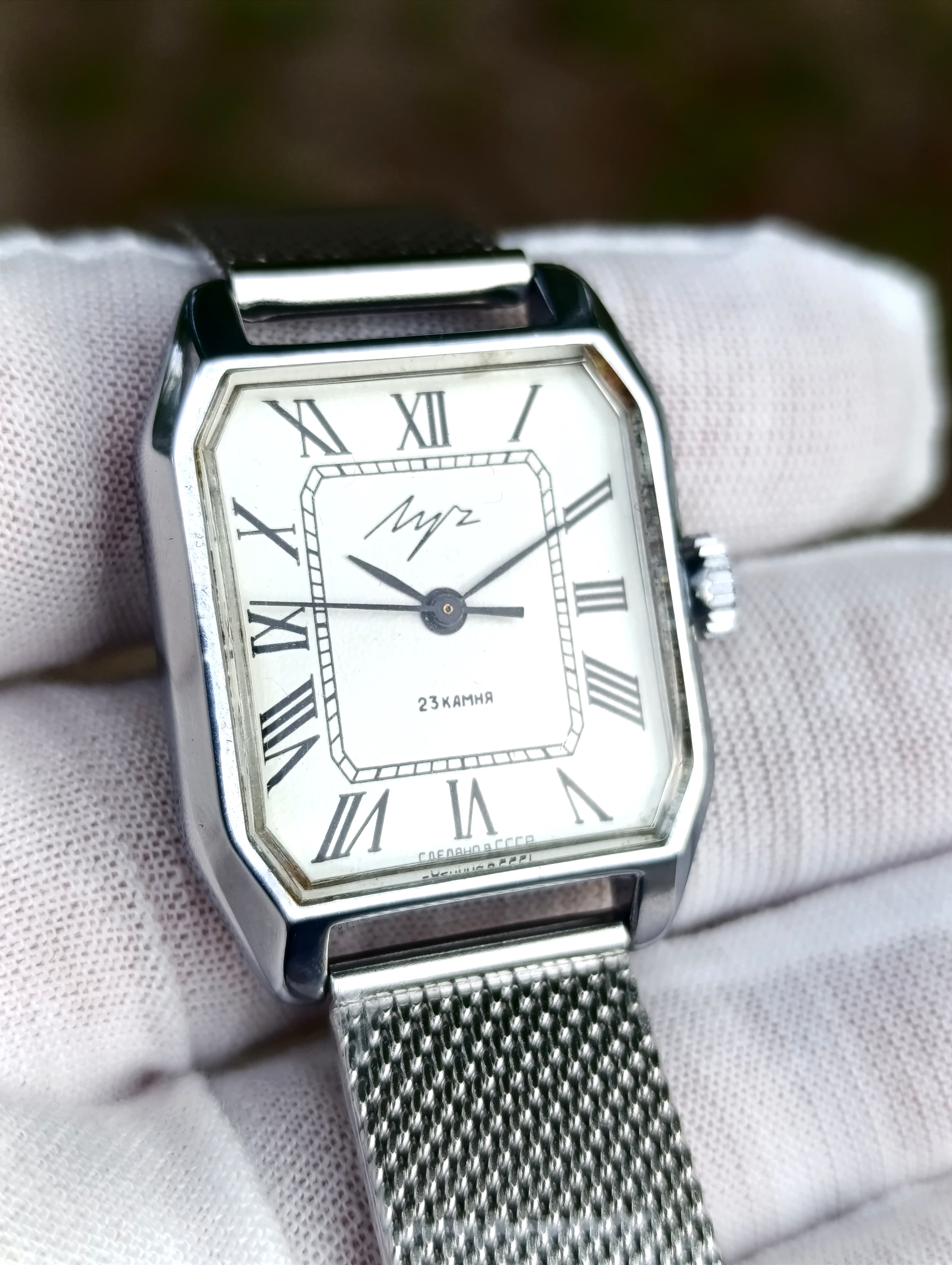 Luch 2209 Authentic USSR Square Watch | Vintage Soviet Horology with Milanese Band – thumbnail 4