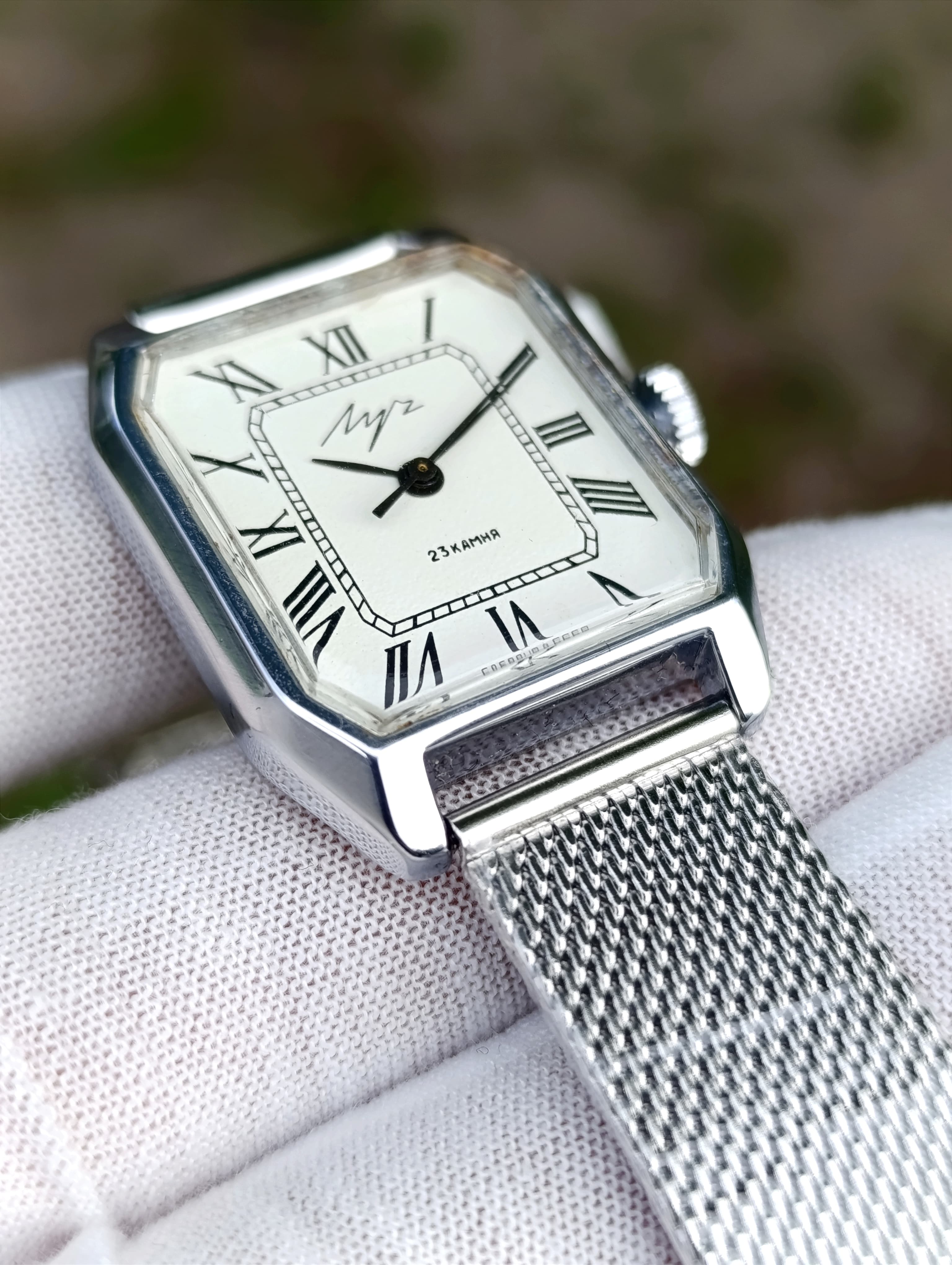 Luch 2209 Authentic USSR Square Watch | Vintage Soviet Horology with Milanese Band – thumbnail 3