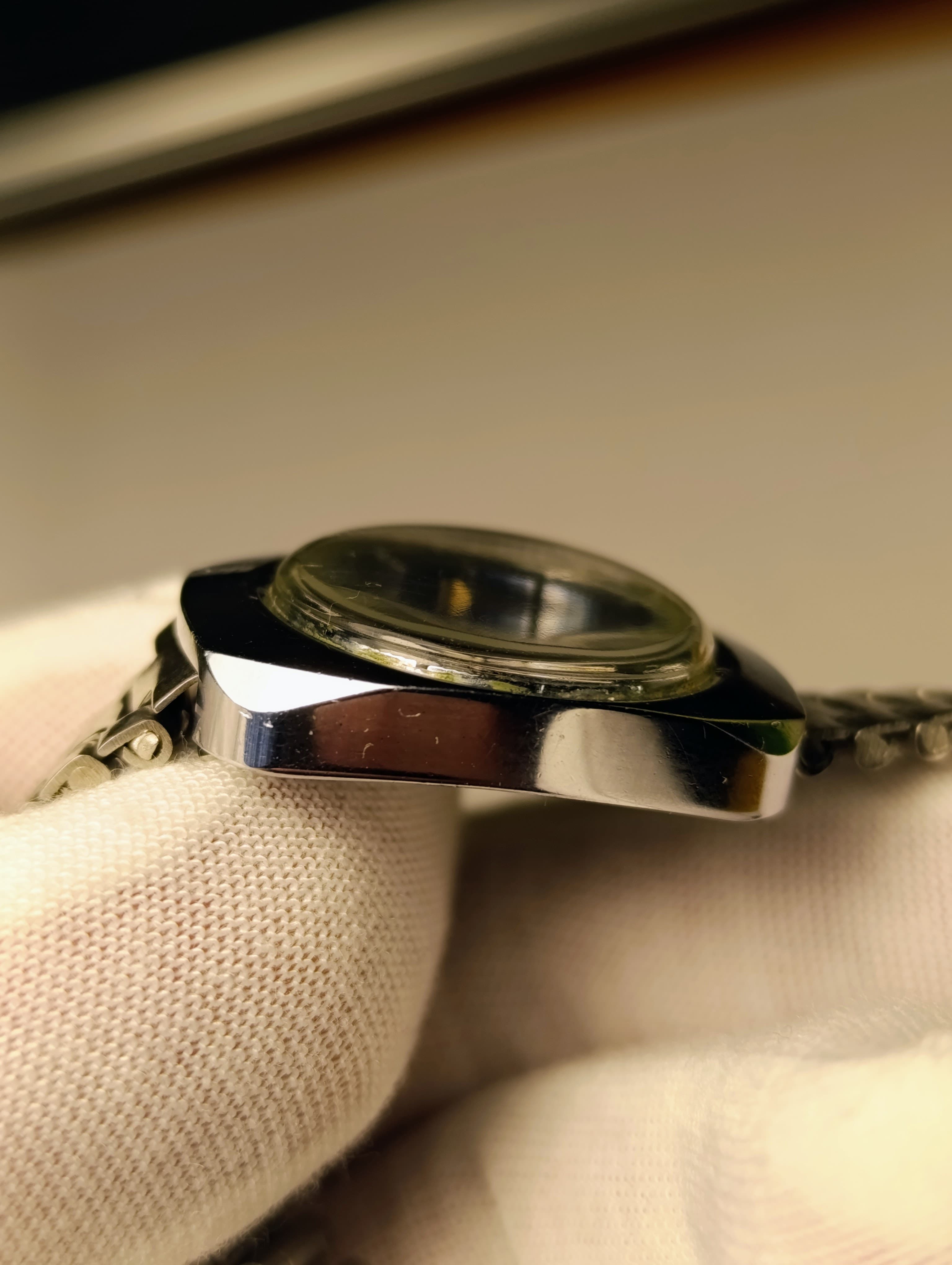 Soviet Vintage Watch Slava Rare Ladies Russian Wristwatch  Made in USSR 1980s – thumbnail 4
