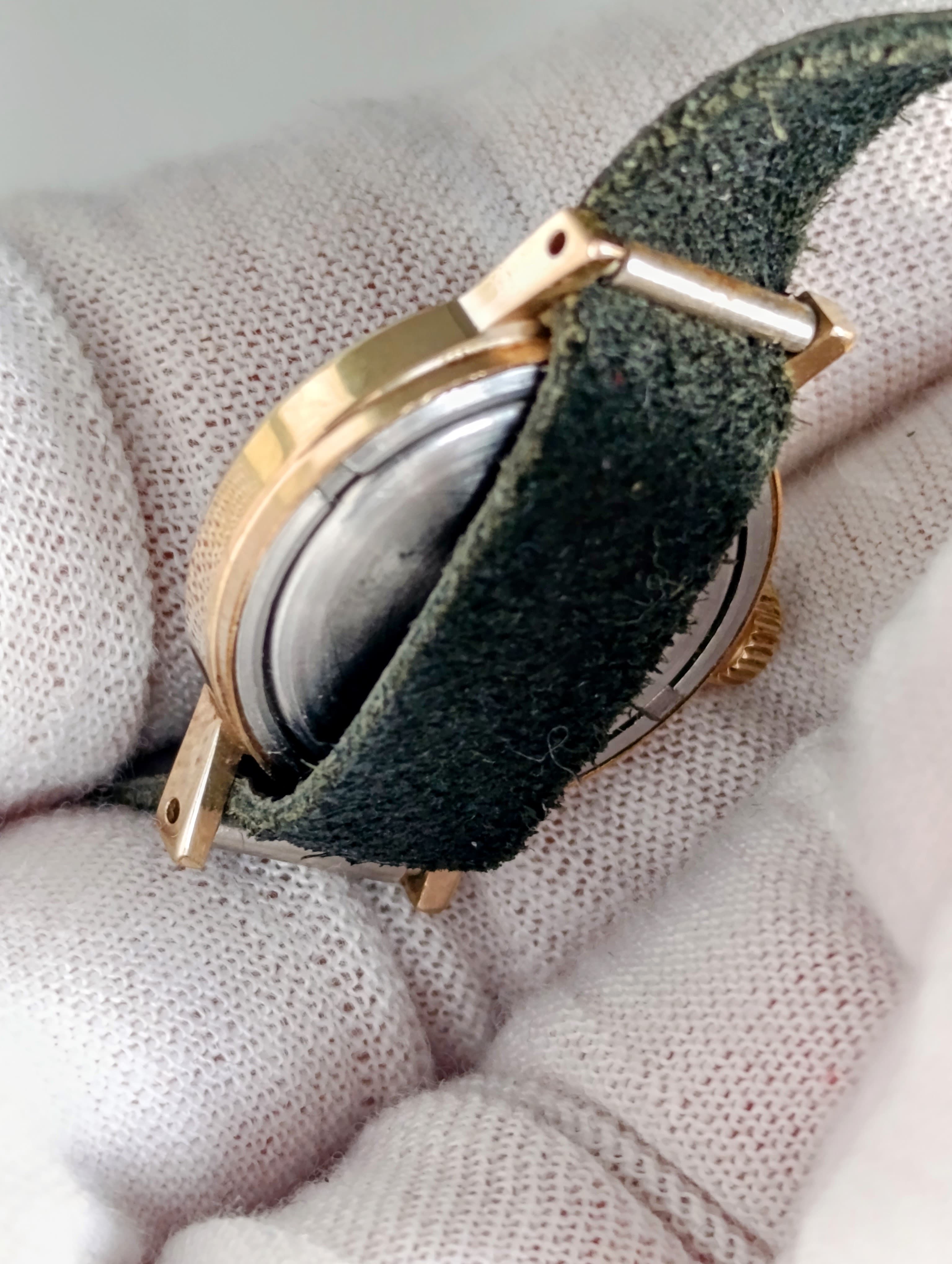 Soviet Watch Slava Cal.: 1601 – Vintage Women's Watch with 17 Jewels and Leather Strap – thumbnail 11