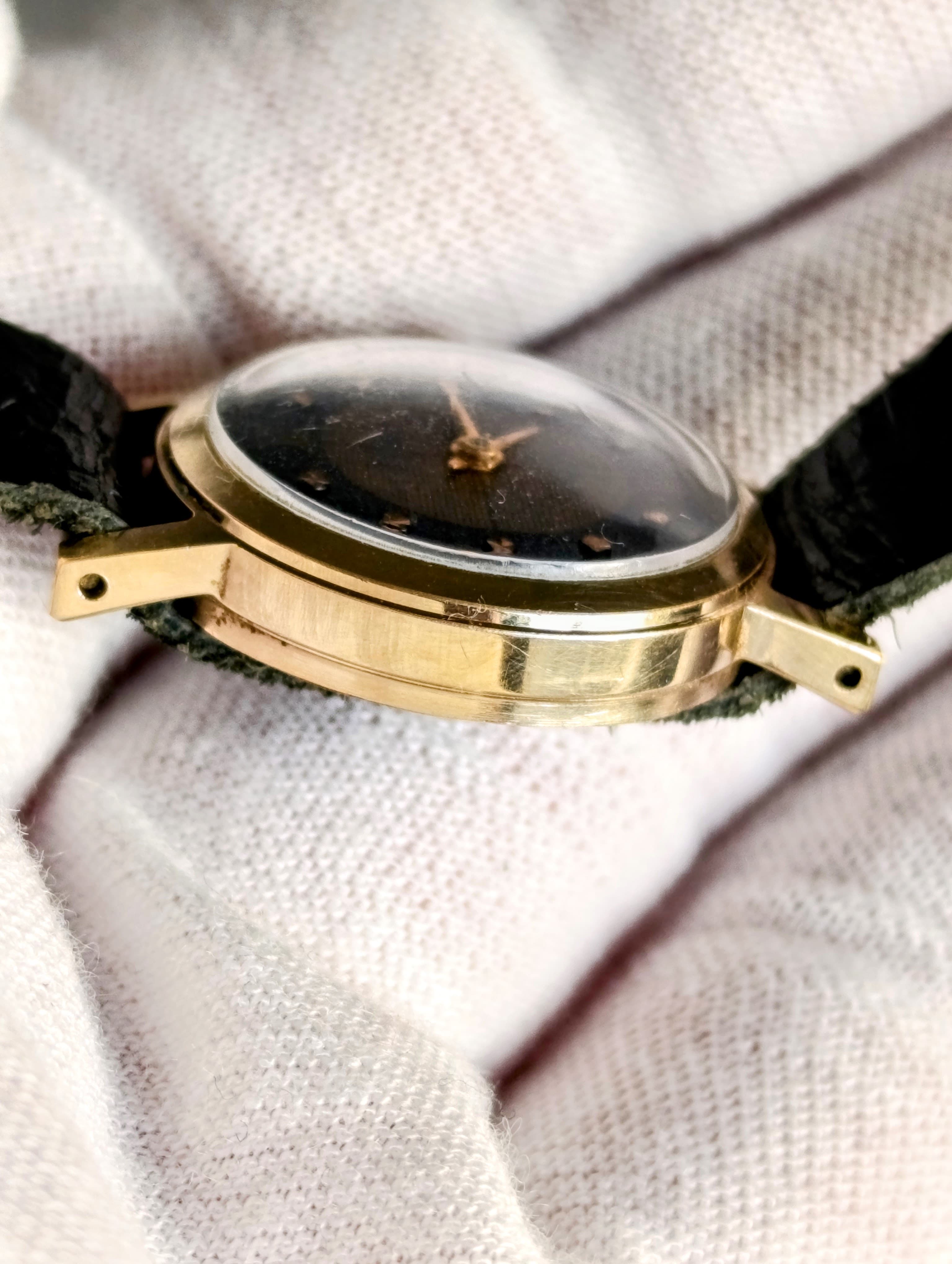 Soviet Watch Slava Cal.: 1601 – Vintage Women's Watch with 17 Jewels and Leather Strap – thumbnail 10