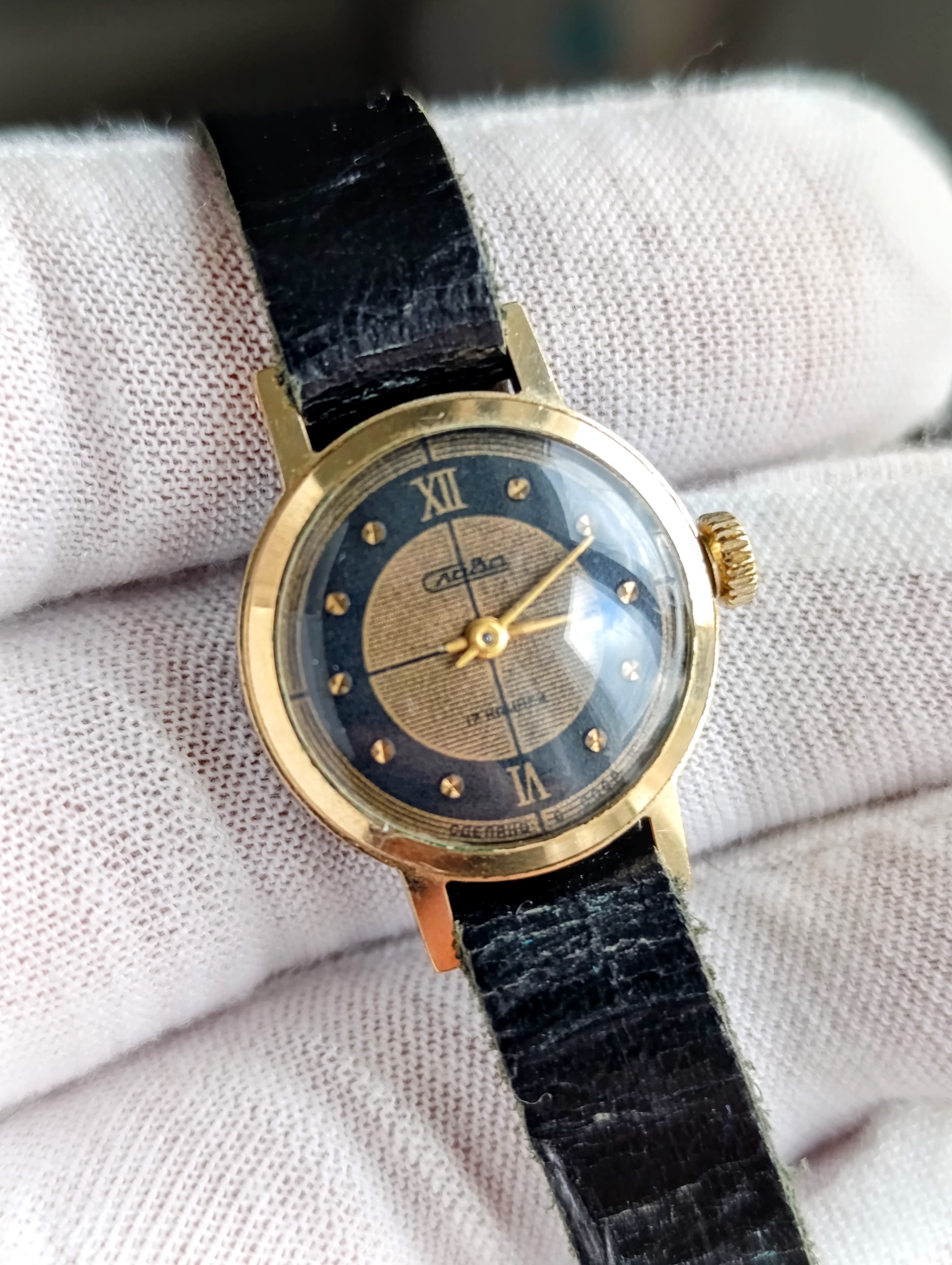 Soviet Watch Slava Cal.: 1601 – Vintage Women's Watch with 17 Jewels and Leather Strap – thumbnail 2
