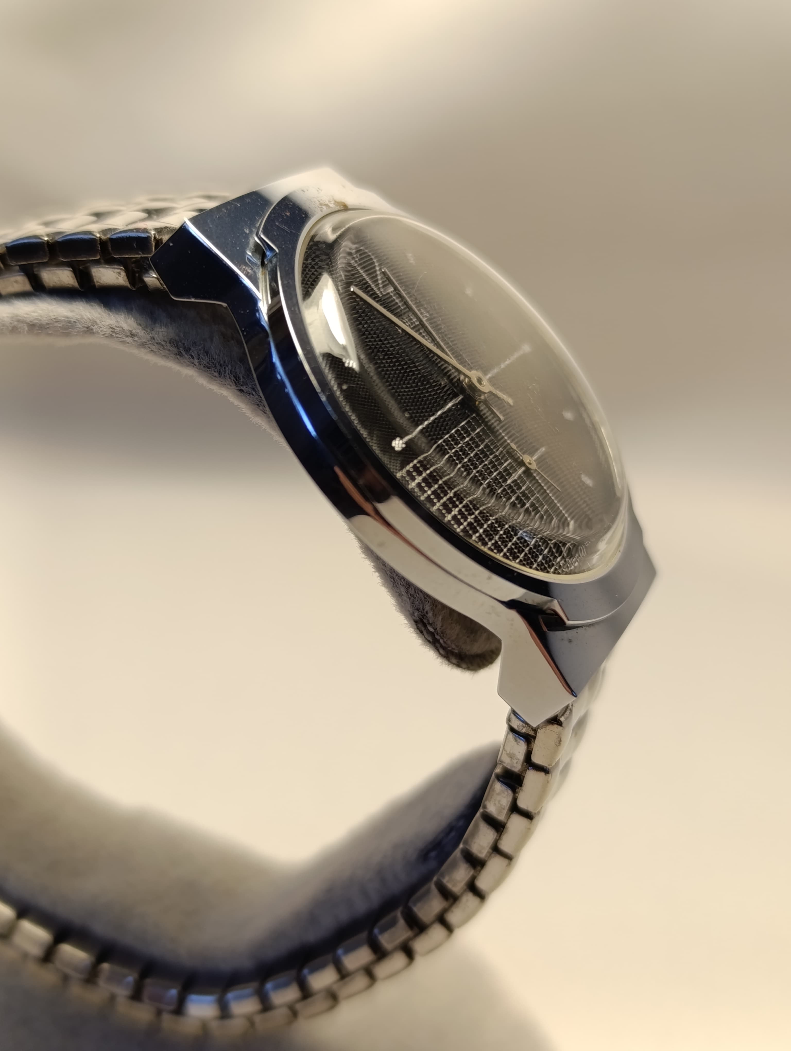 Soviet Mechanical Watch Pobeda 2602 15 Jewels Movement Made in USSR Classic 1980s Style – thumbnail 12