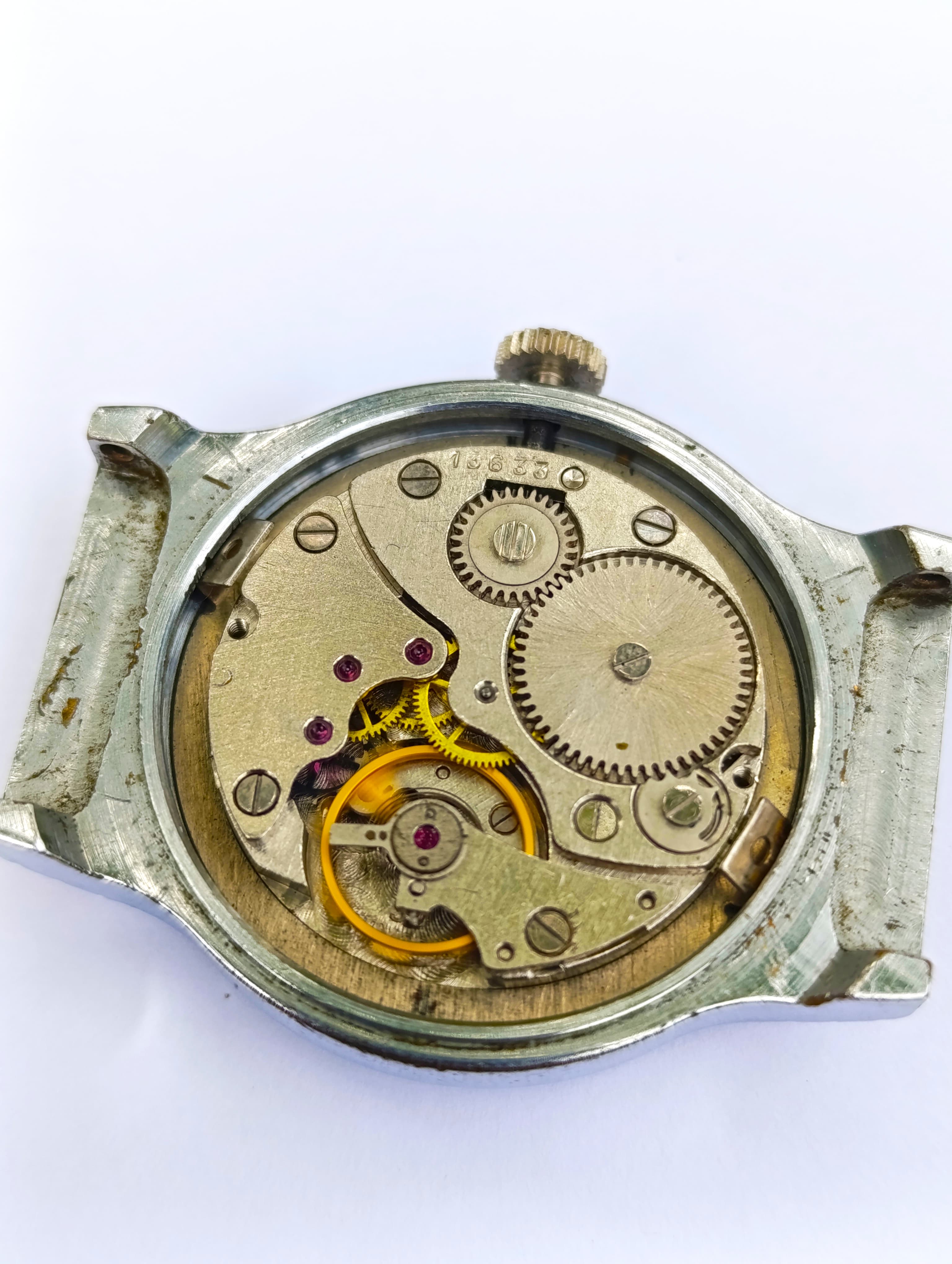 Soviet Vintage Wristwatch ZIM 2602 Interesting Futuristic Design from the 80s Caliber 2602 – thumbnail 9