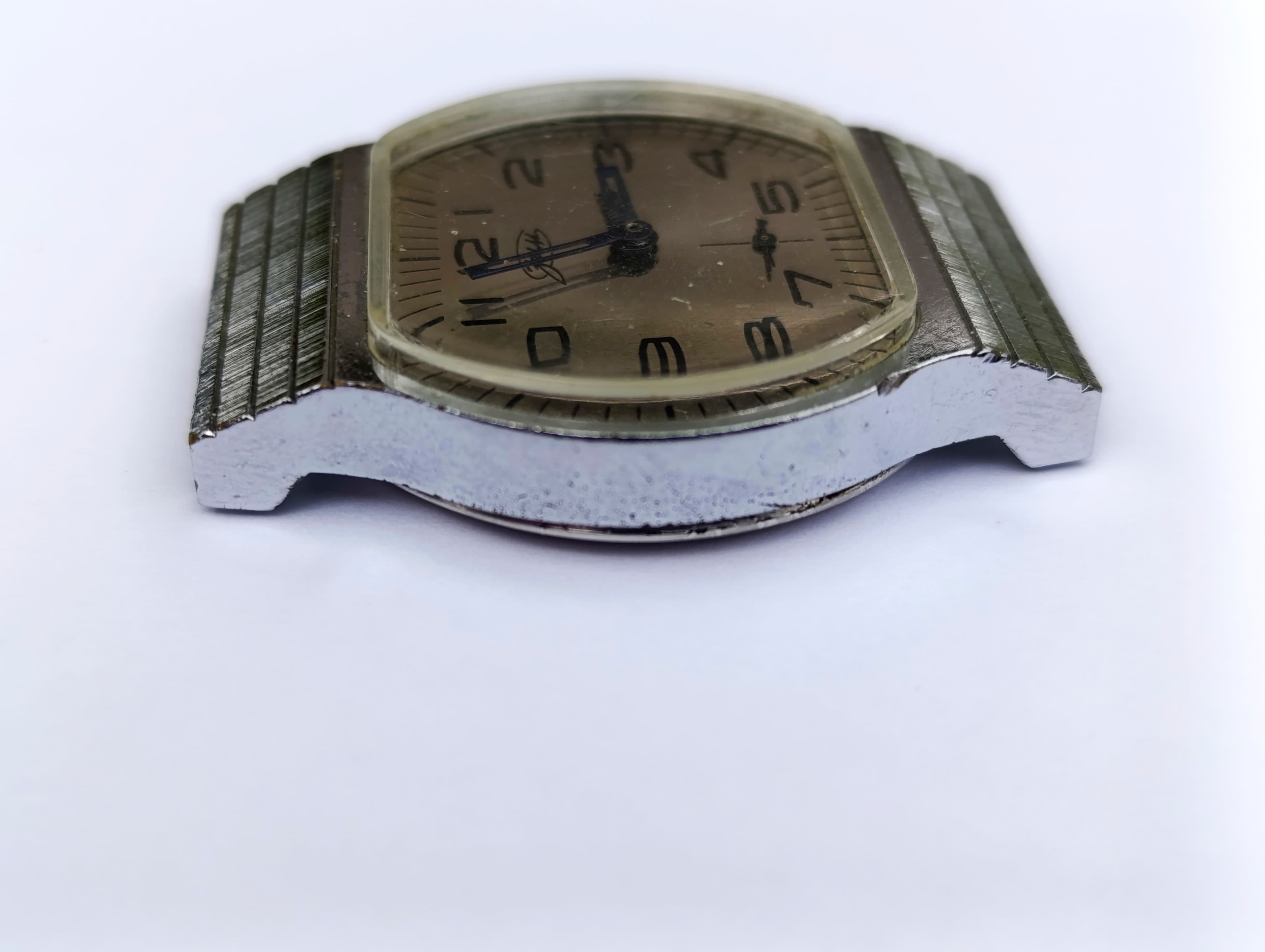 Soviet Vintage Wristwatch ZIM 2602 Interesting Futuristic Design from the 80s Caliber 2602 – thumbnail 5