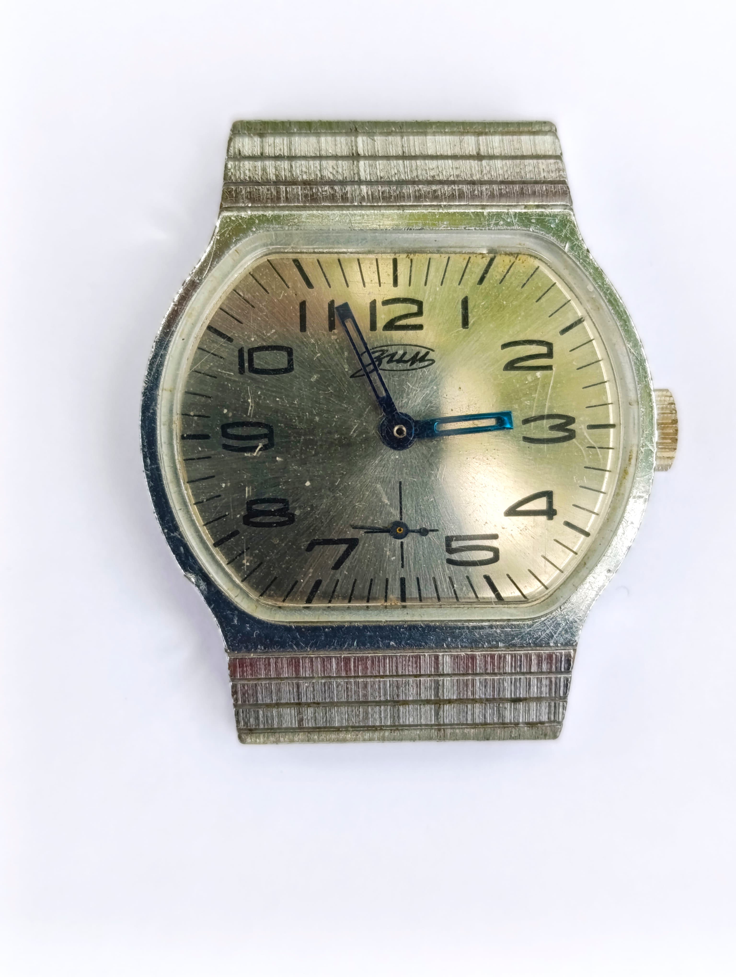 Soviet Vintage Wristwatch ZIM 2602 Interesting Futuristic Design from the 80s Caliber 2602 – thumbnail 2