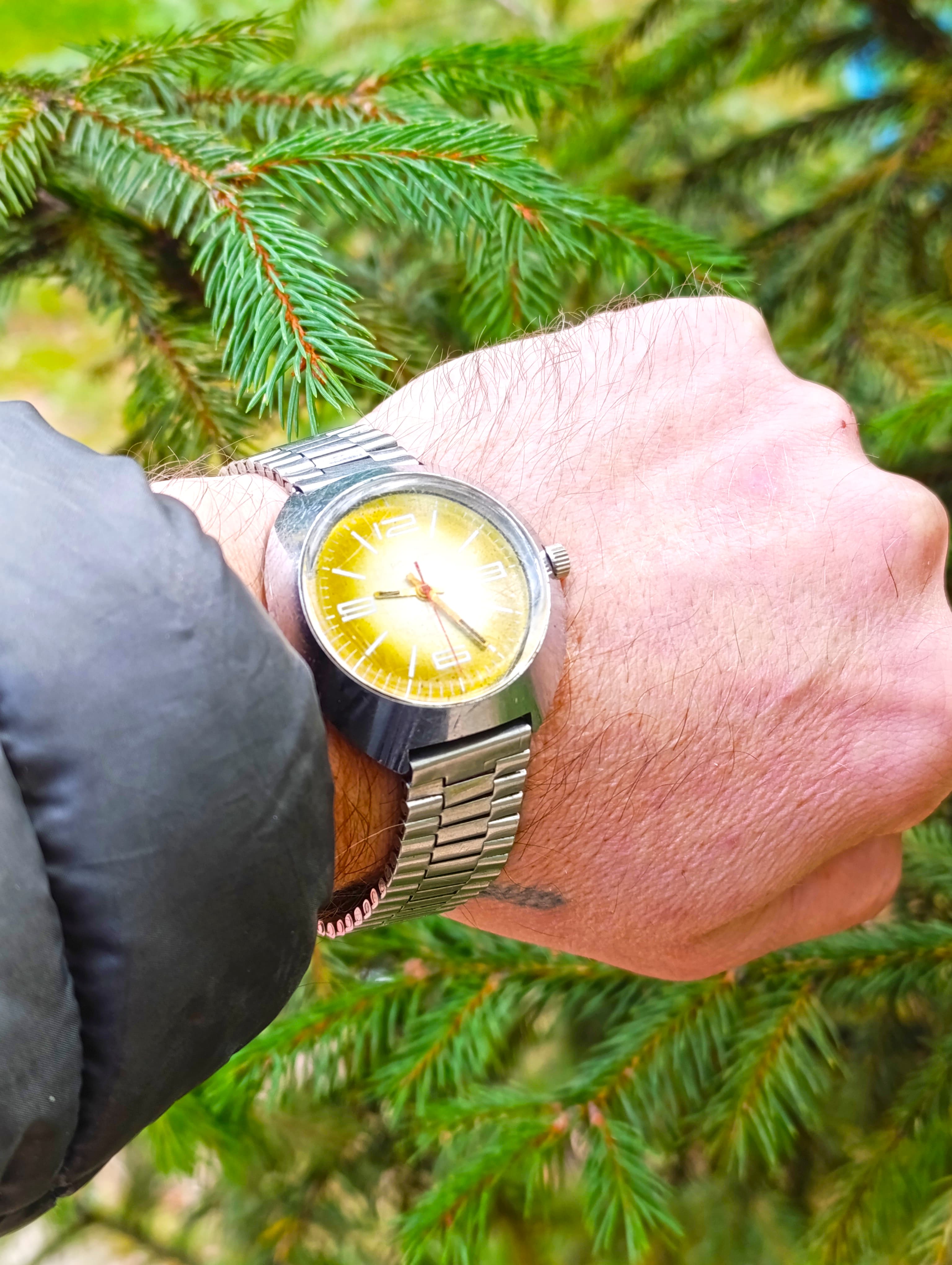 Vintage Poljot Vulkan Men’s Watch – Soviet Era Elegance – thumbnail 8