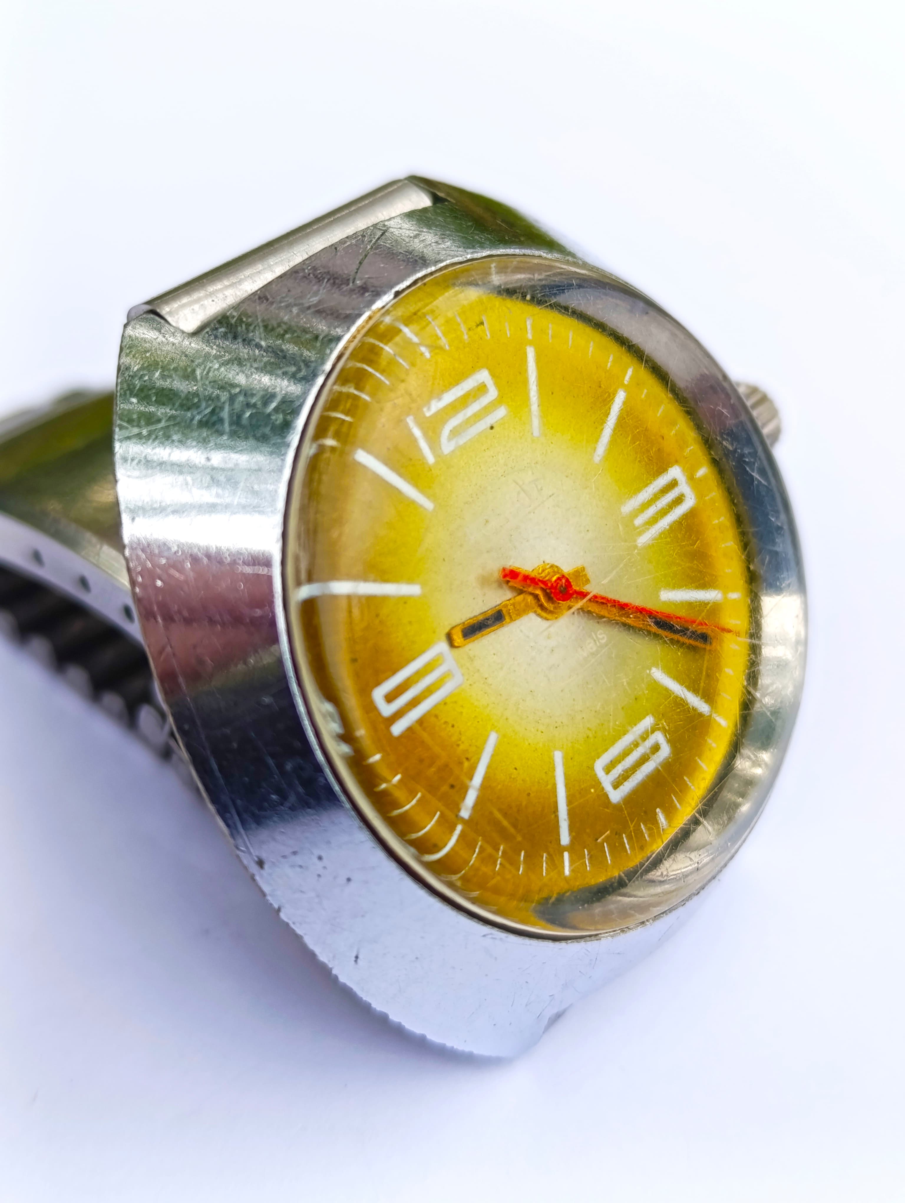 Vintage Poljot Vulkan Men’s Watch – Soviet Era Elegance – thumbnail 2