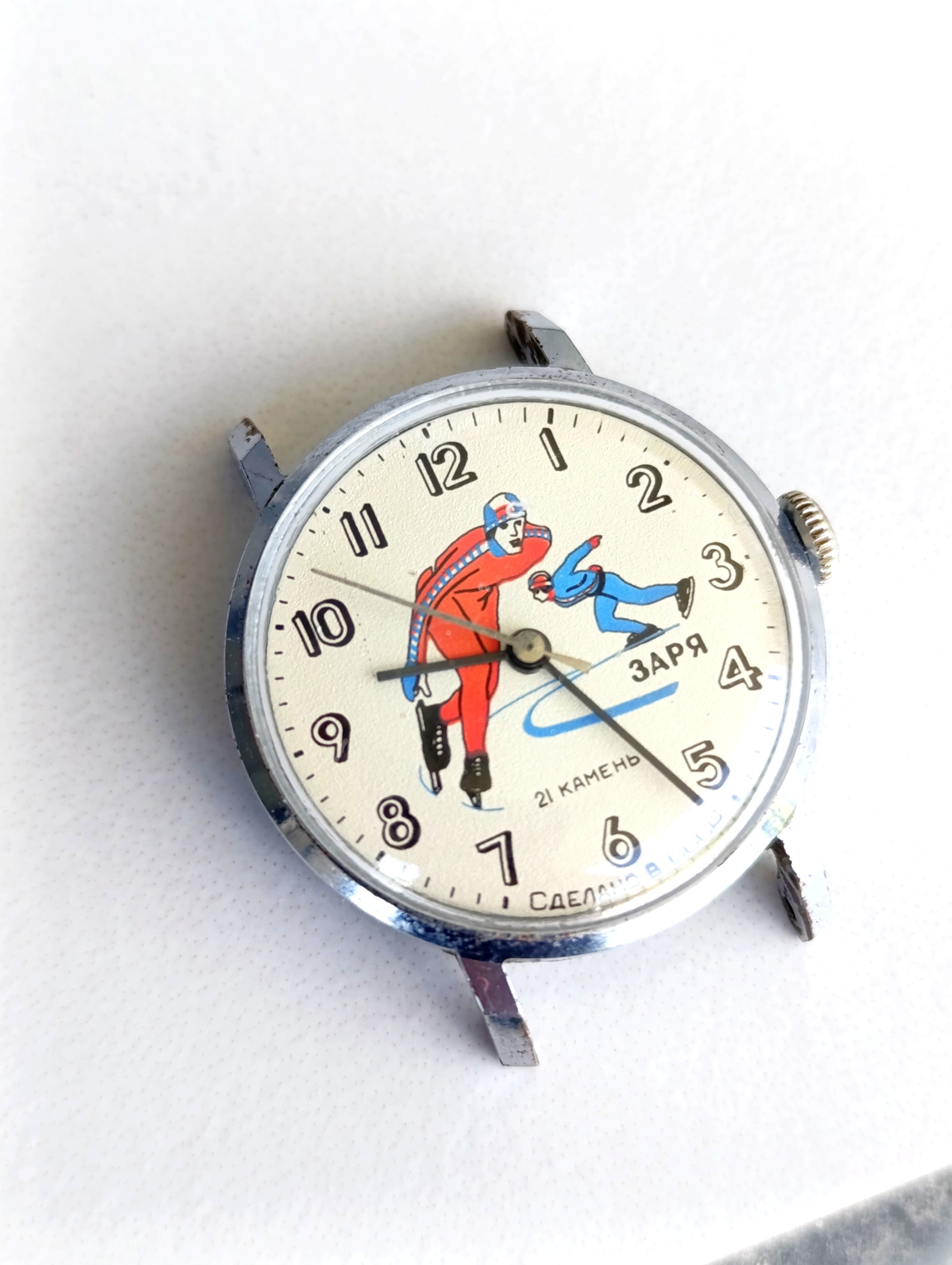 Zarya Rare Soviet Watch Speed Skaters Youth Wristwatch of the Soviet Era – thumbnail 6