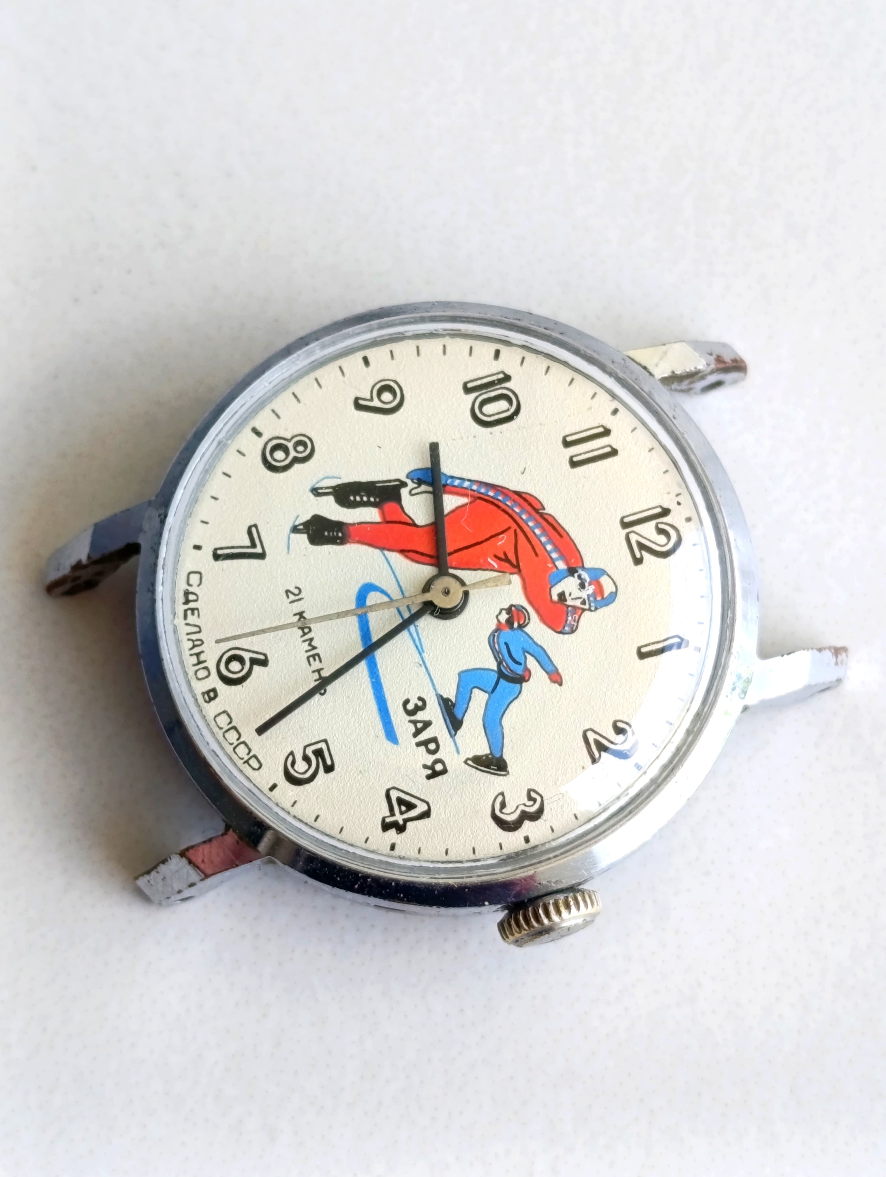 Zarya Rare Soviet Watch Speed Skaters Youth Wristwatch of the Soviet Era – thumbnail 5