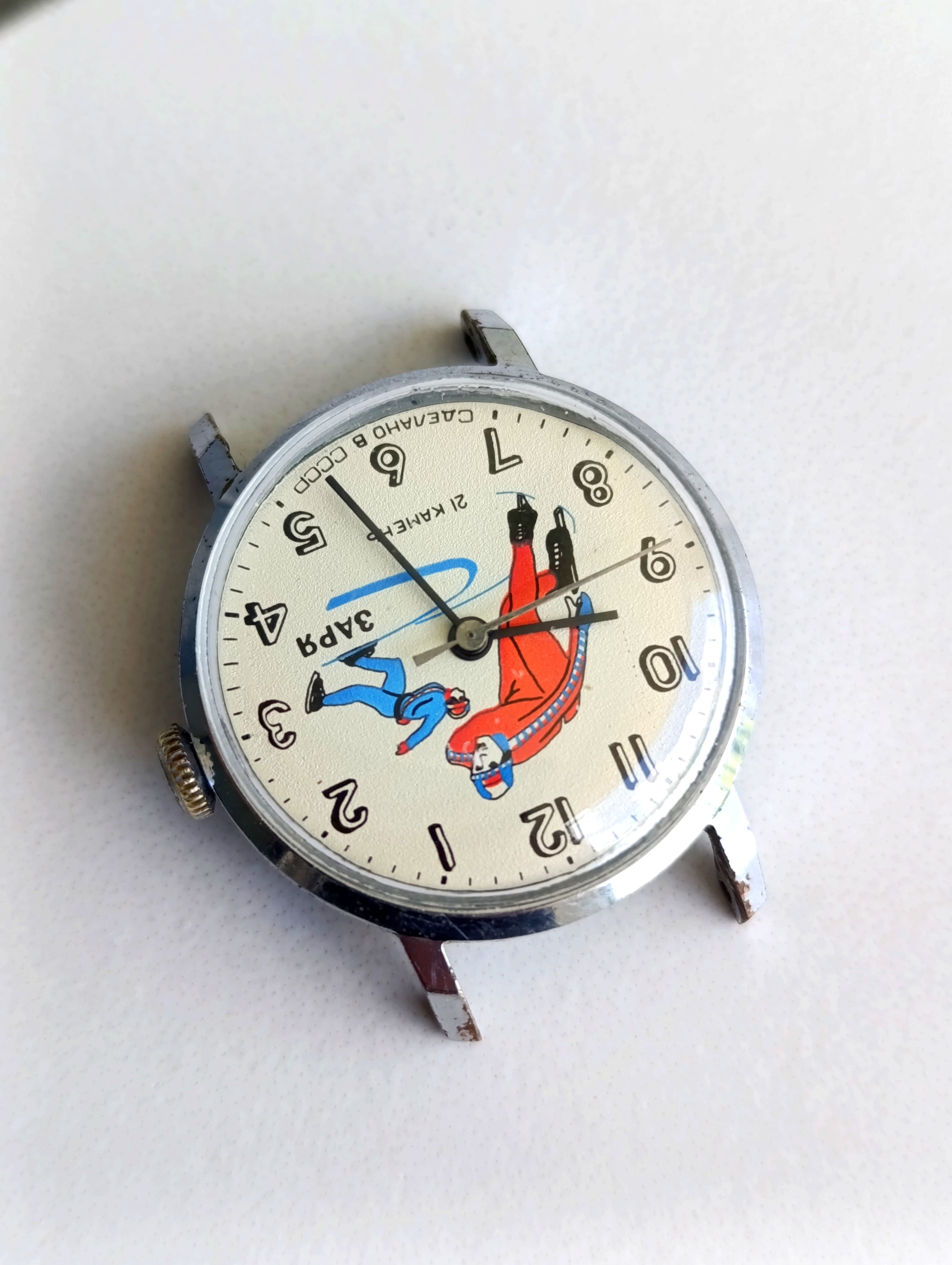 Zarya Rare Soviet Watch Speed Skaters Youth Wristwatch of the Soviet Era – thumbnail 4