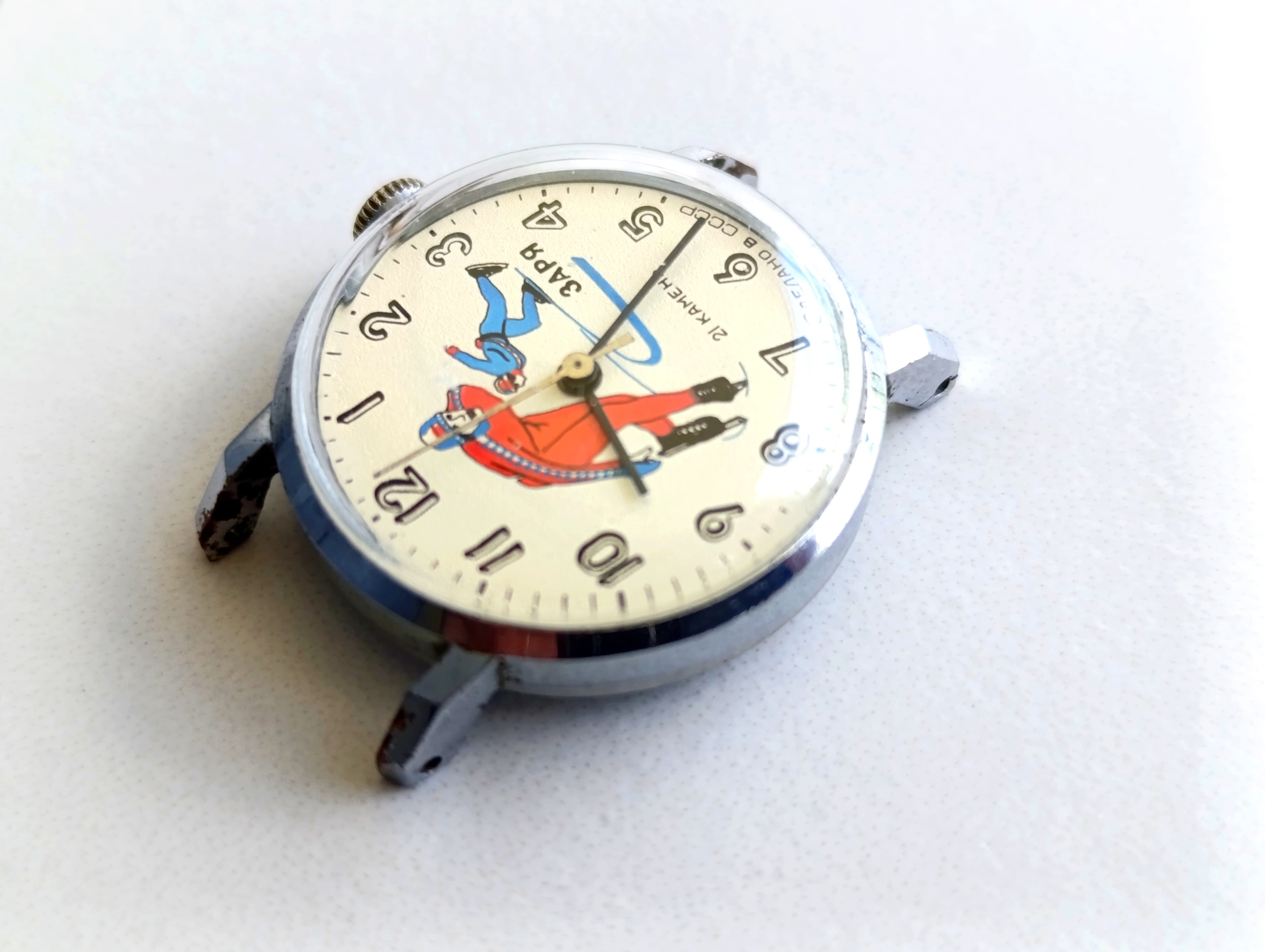 Zarya Rare Soviet Watch Speed Skaters Youth Wristwatch of the Soviet Era – thumbnail 3