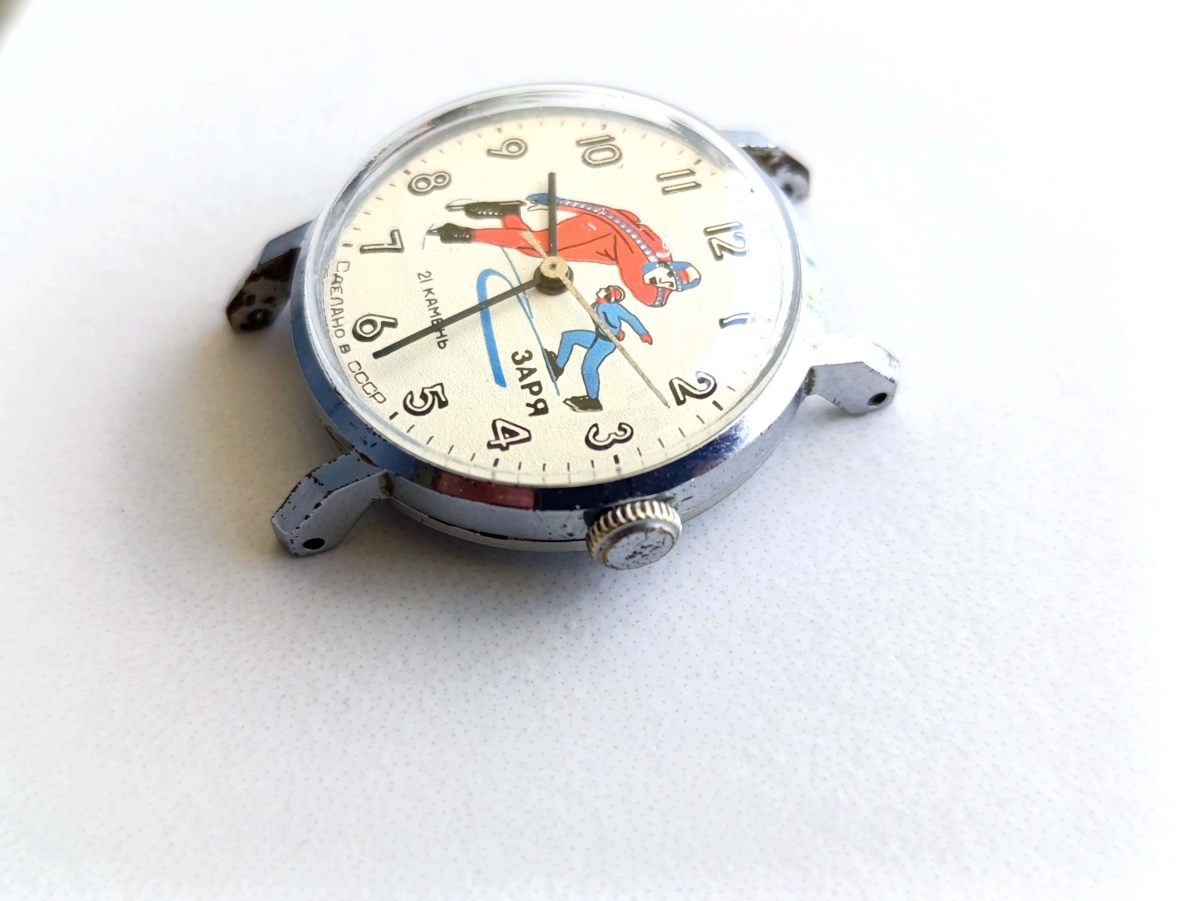 Zarya Rare Soviet Watch Speed Skaters Youth Wristwatch of the Soviet Era – thumbnail 2