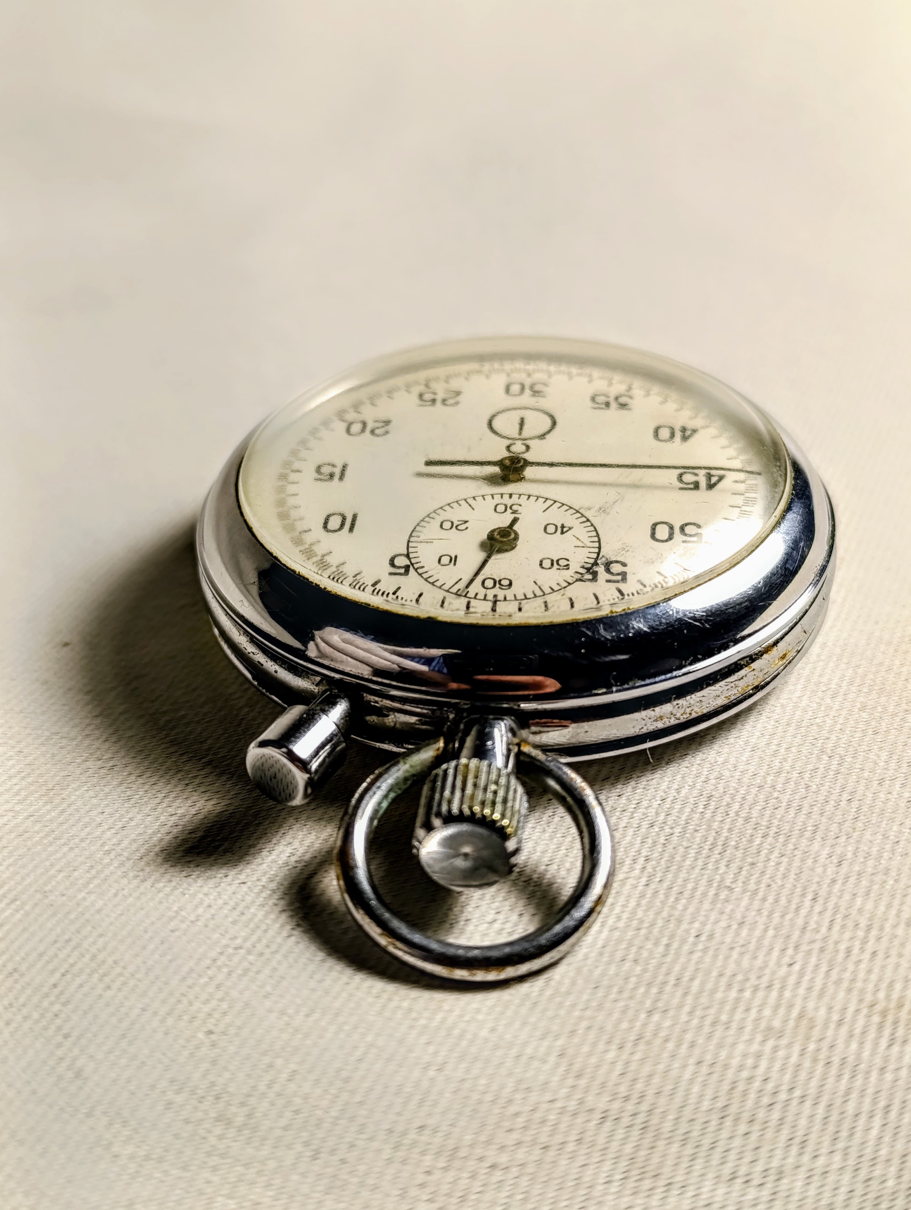 Vintage Soviet Agat Two-Button Mechanical Stopwatch – Original USSR Timepiece – thumbnail 10