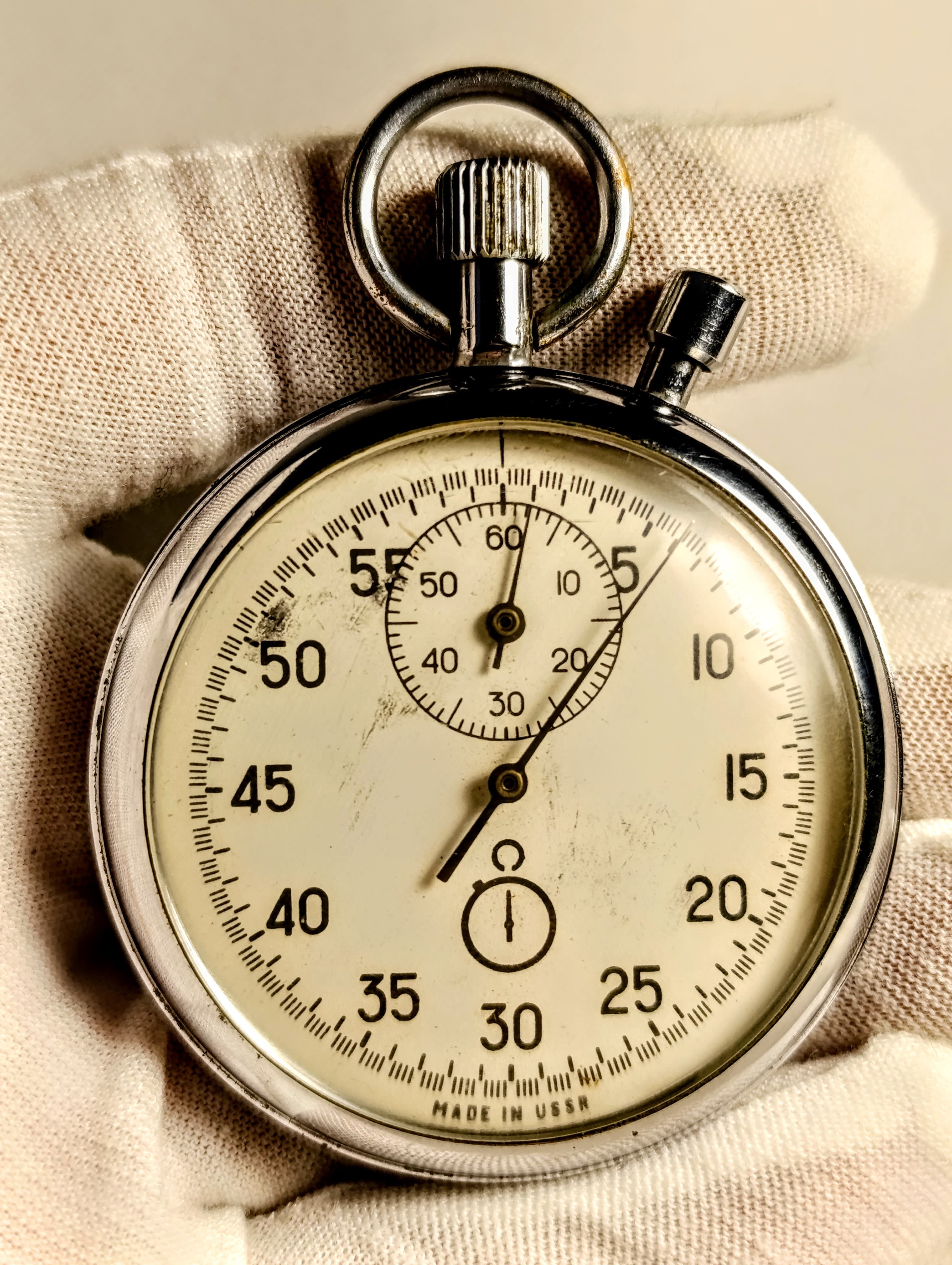 Vintage Soviet Agat Two-Button Mechanical Stopwatch – Original USSR Timepiece – thumbnail 7