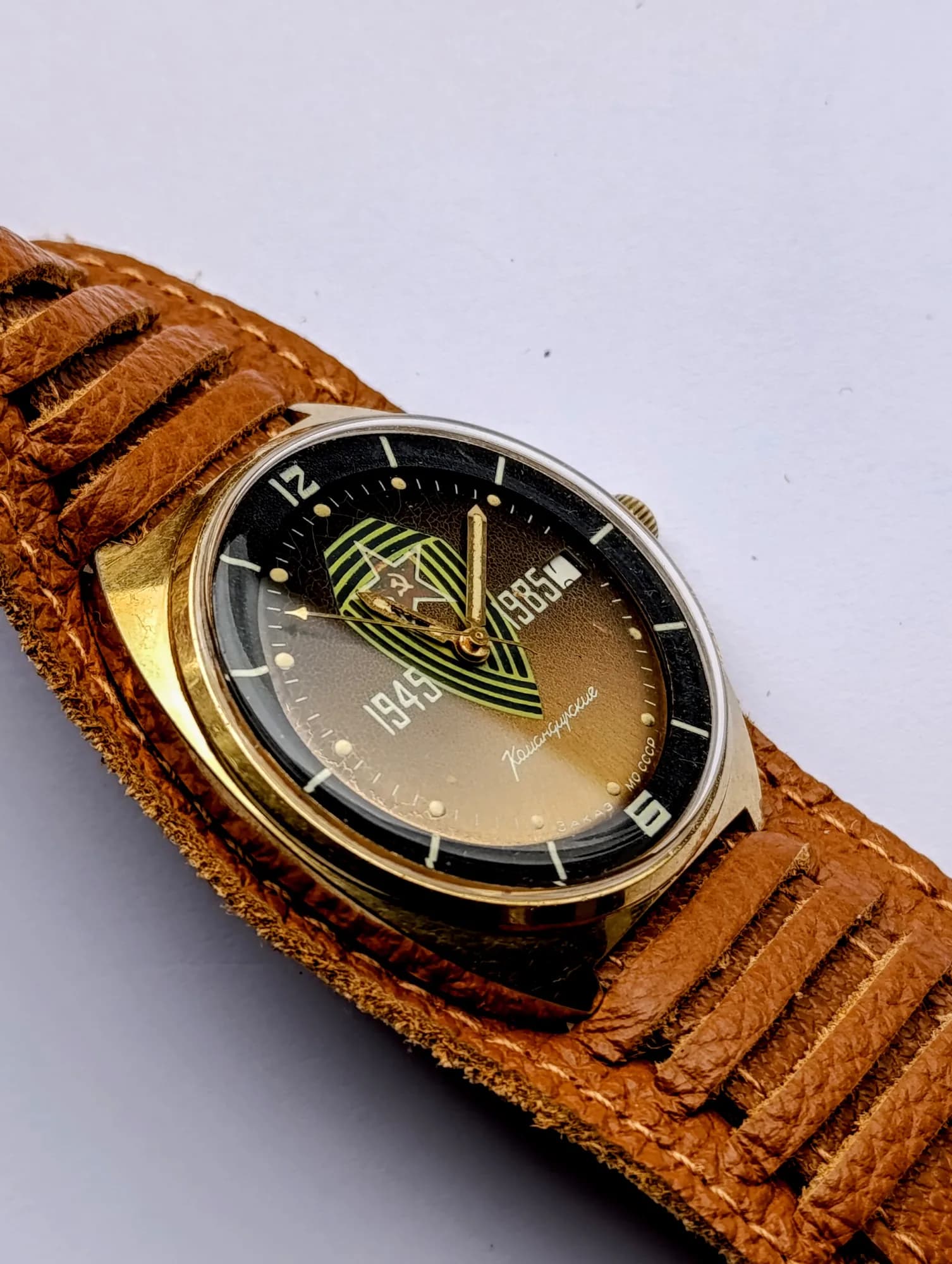 Vostok Komandirskie 2234 Soviet Watch – Gold-Plated WWII Anniversary Edition – thumbnail 4