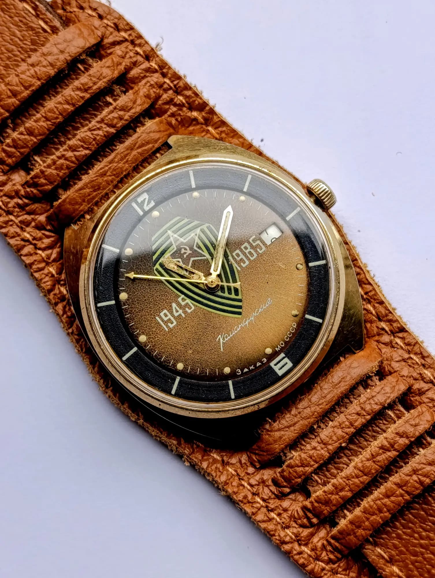 Vostok Komandirskie 2234 Soviet Watch – Gold-Plated WWII Anniversary Edition – thumbnail 3