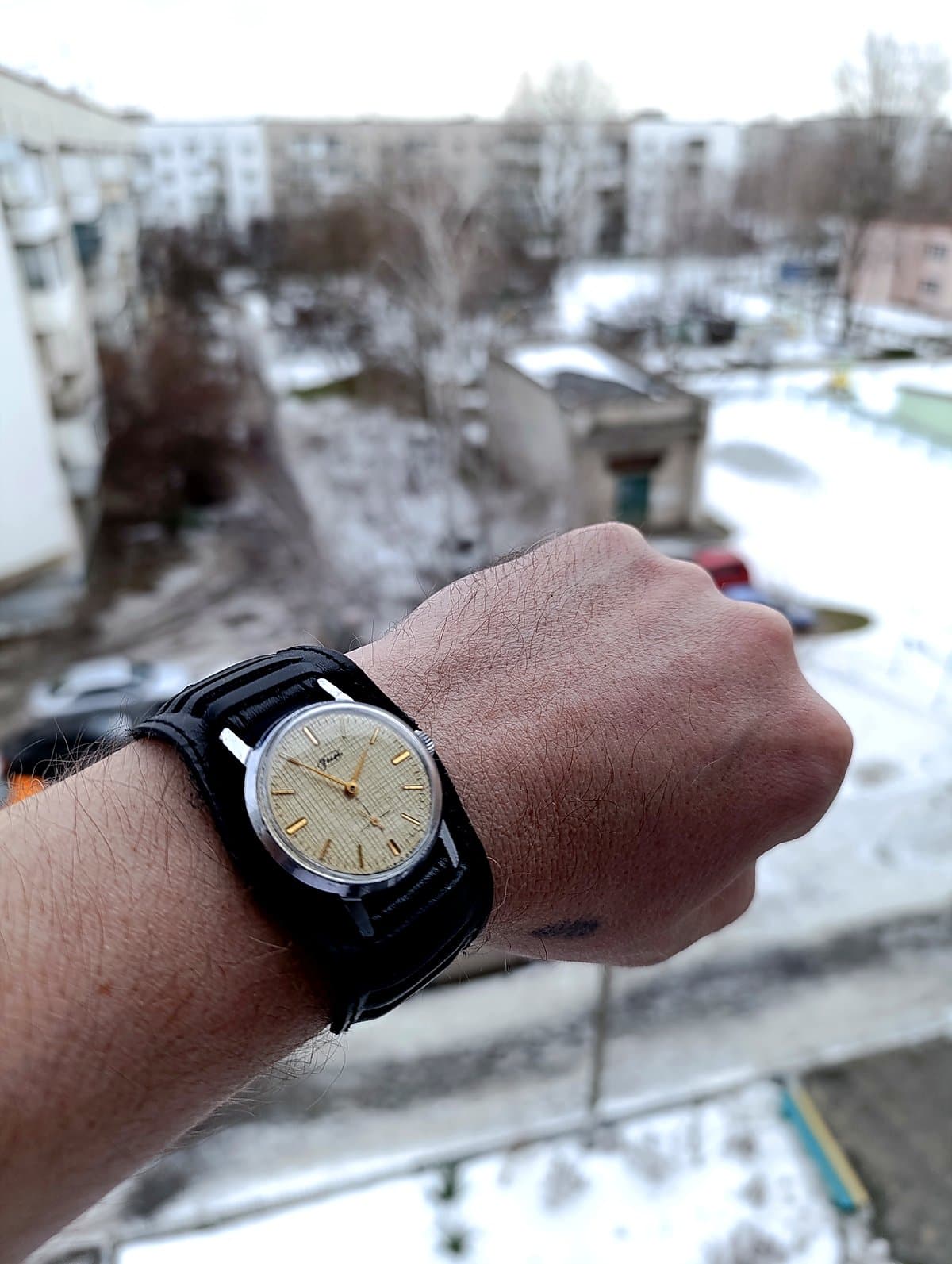 Vintage ZIM USSR Mechanical Watch Caliber 2602 Rare Waffle Dial Gold Hands – thumbnail 7