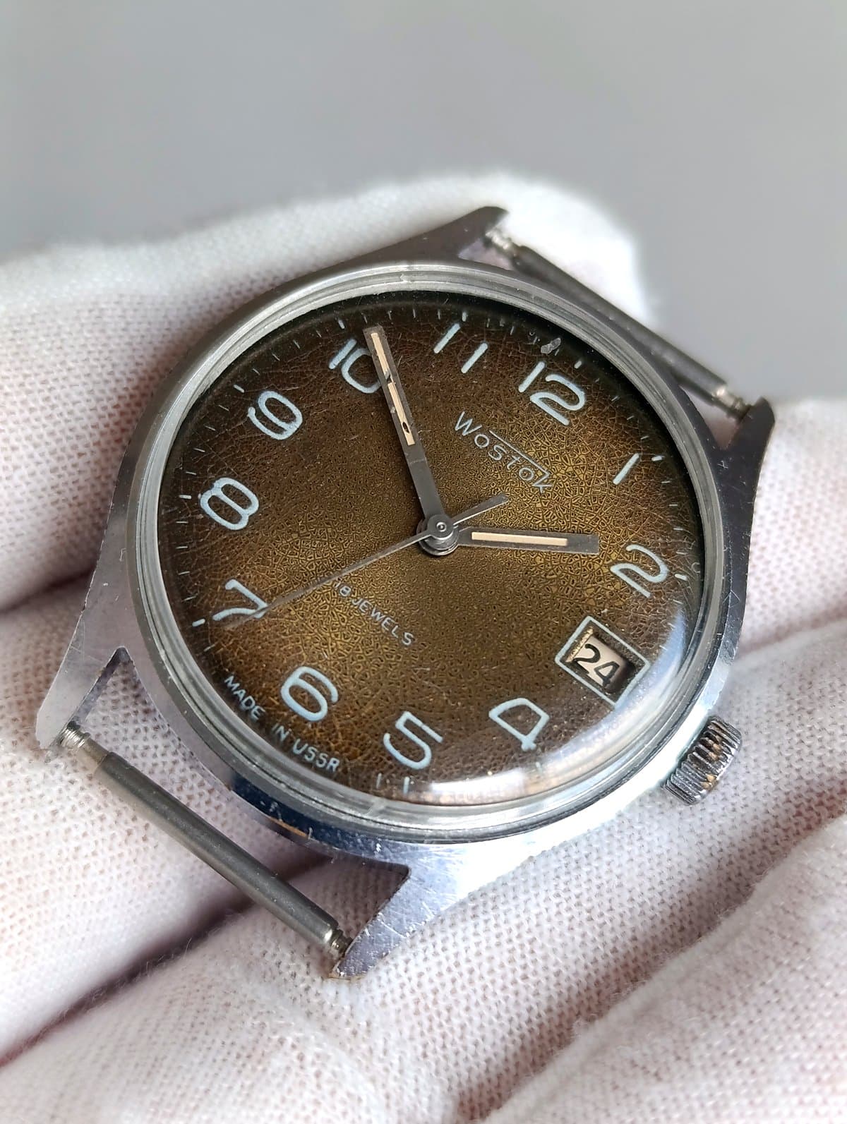Vintage Vostok USSR Watch Cal 2214 Hand-Wound Brown Gradient Dial – thumbnail 4