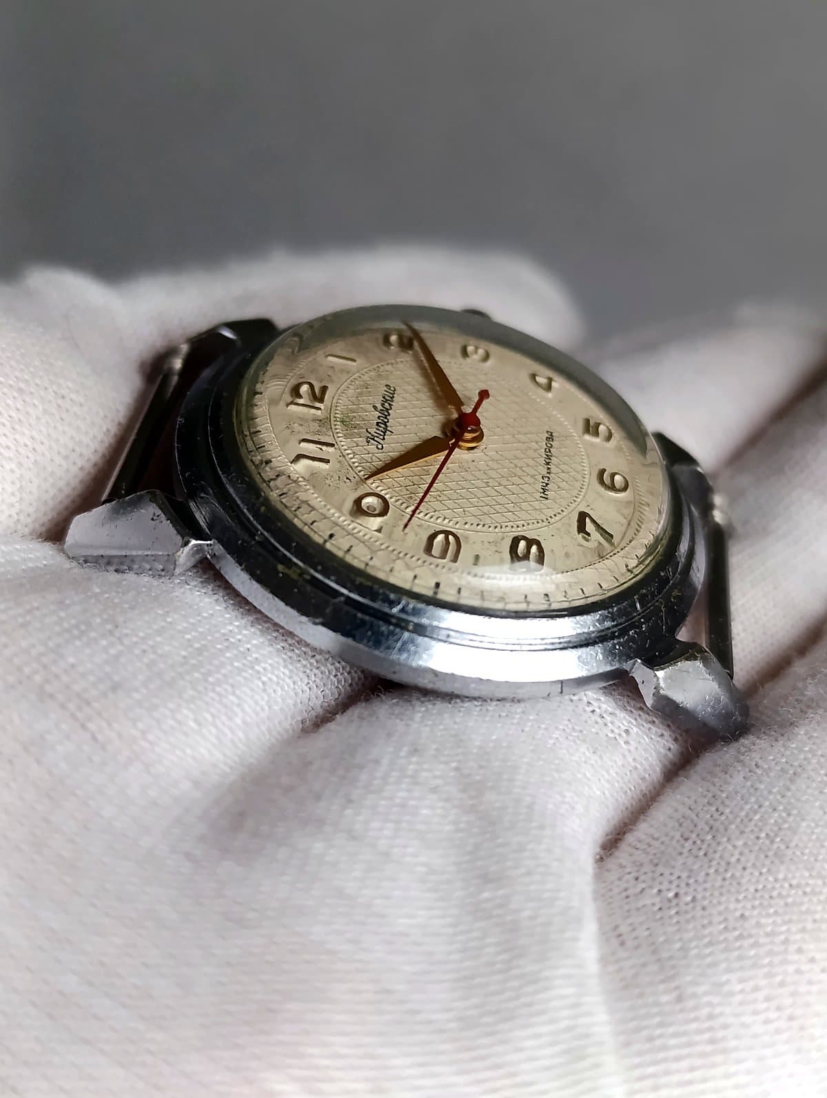 Kirovskie USSR Watch 1960s Hand-Wound Caliber 2409 – thumbnail 4