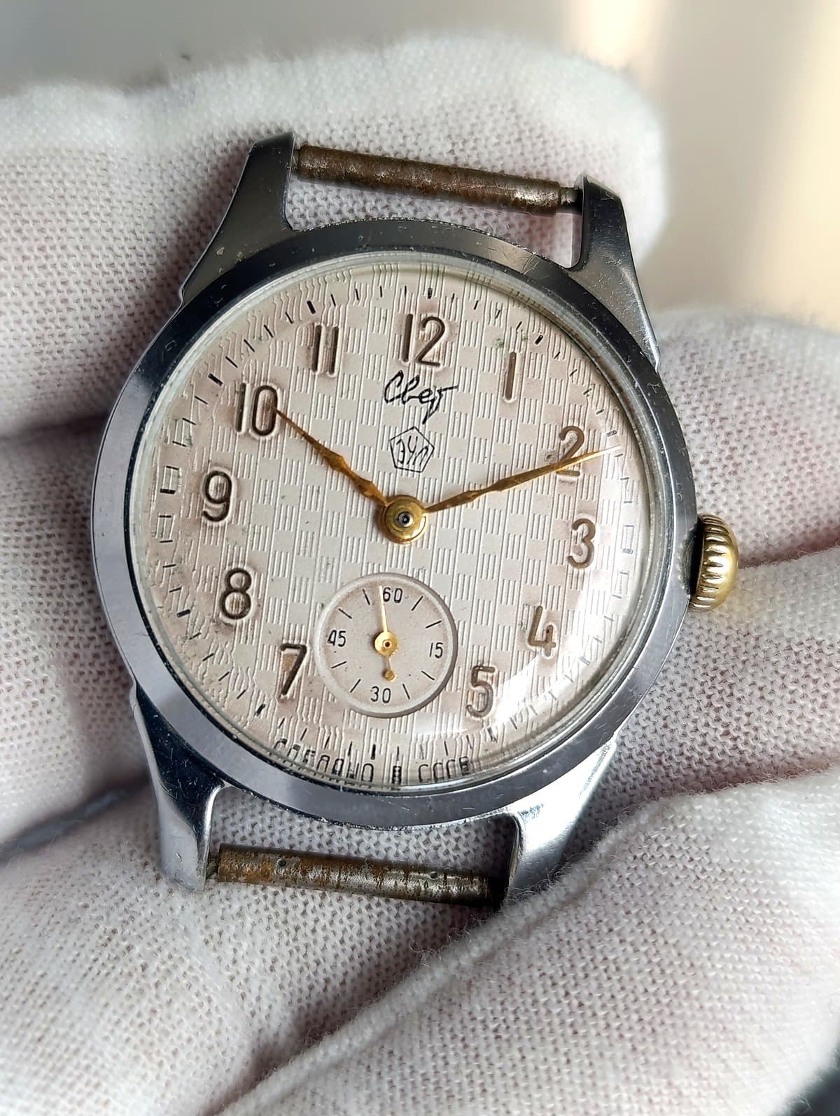 Vintage Soviet Watch Svet Cal. 2603 16 Jewels Cream Dial USSR Serviced 2026 – thumbnail 1