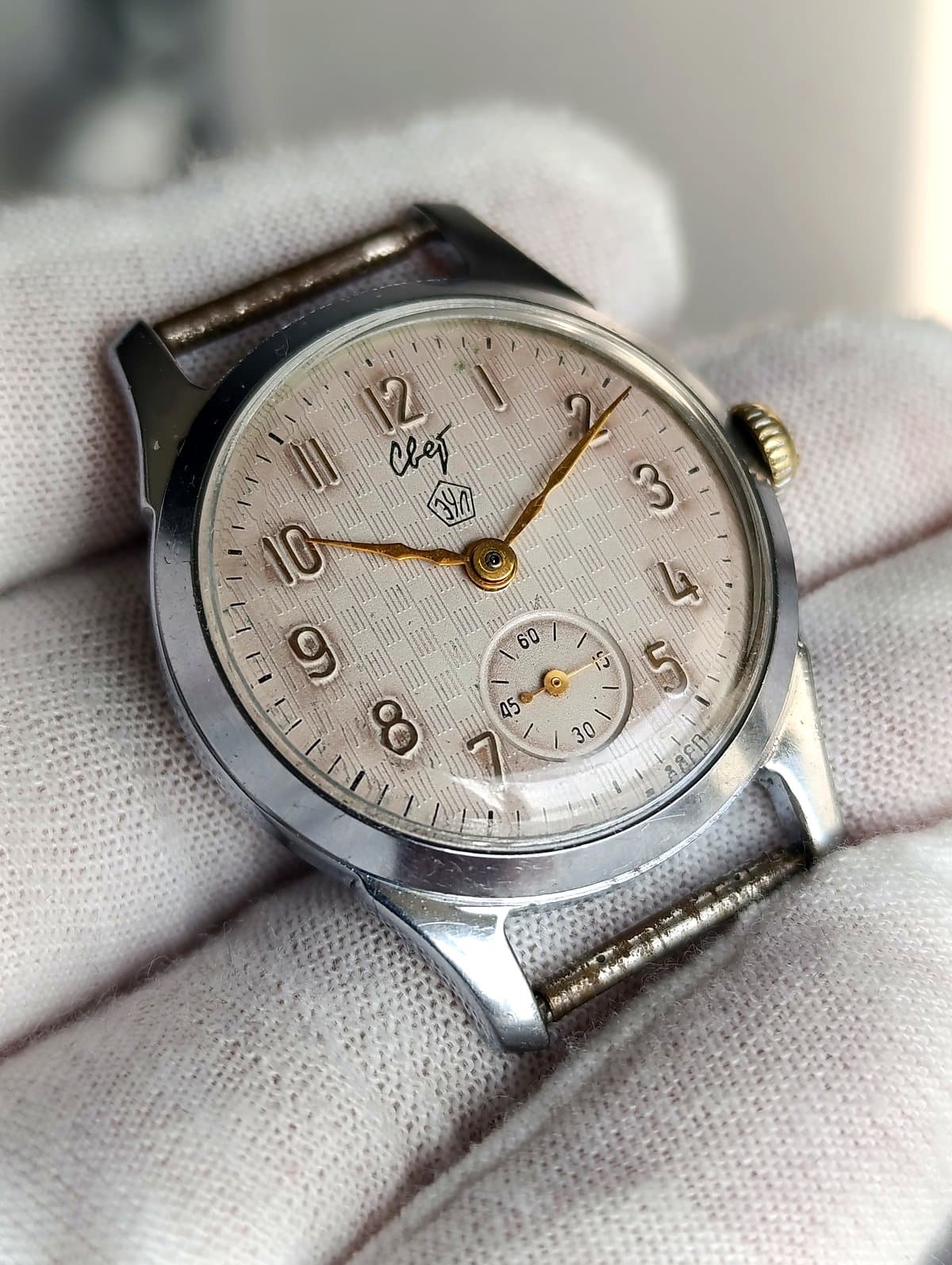 Vintage Soviet Watch Svet Cal. 2603 16 Jewels Cream Dial USSR Serviced 2026 – thumbnail 3