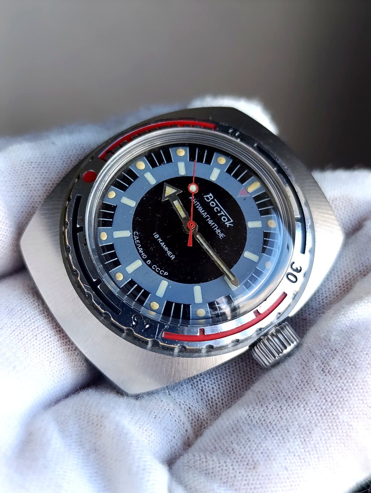 Vostok Amphibia USSR 2209 Mechanical Diver Watch Rare Blue Sector Dial Engraved – thumbnail 6