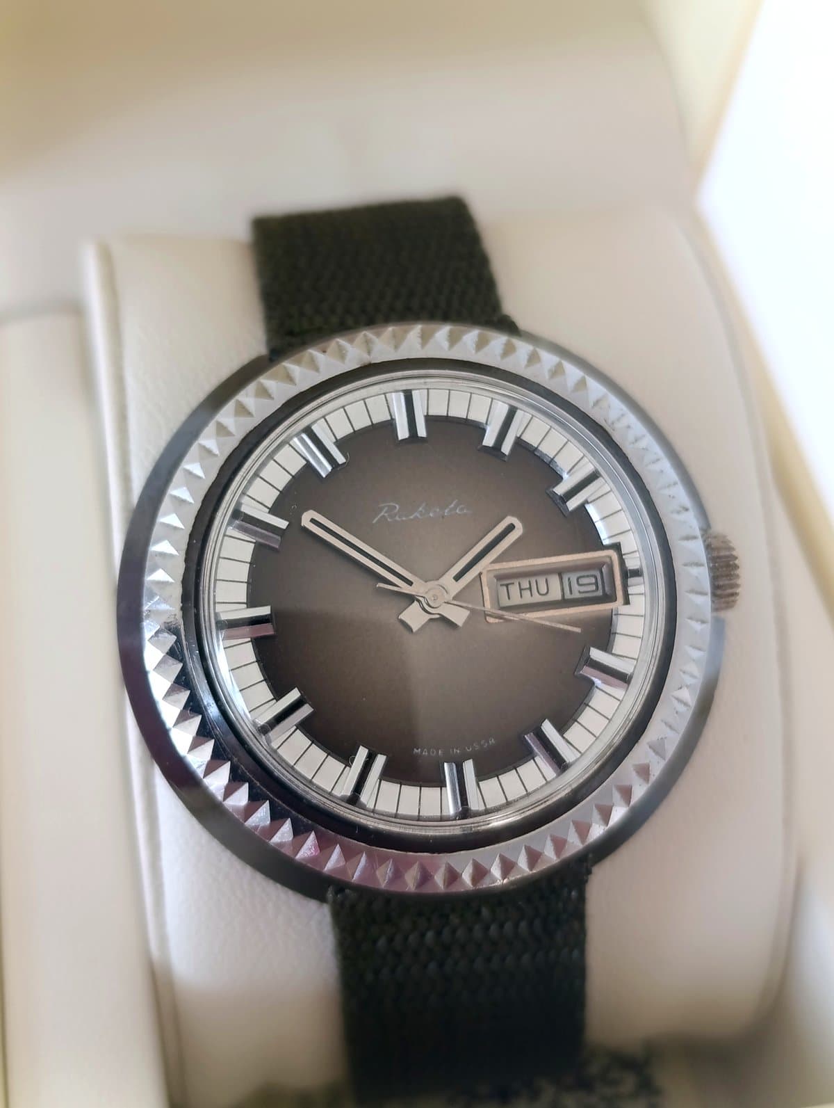 Raketa UFO 1980s USSR Watch Mechanical 2628H Day Date Vintage Rare – thumbnail 14