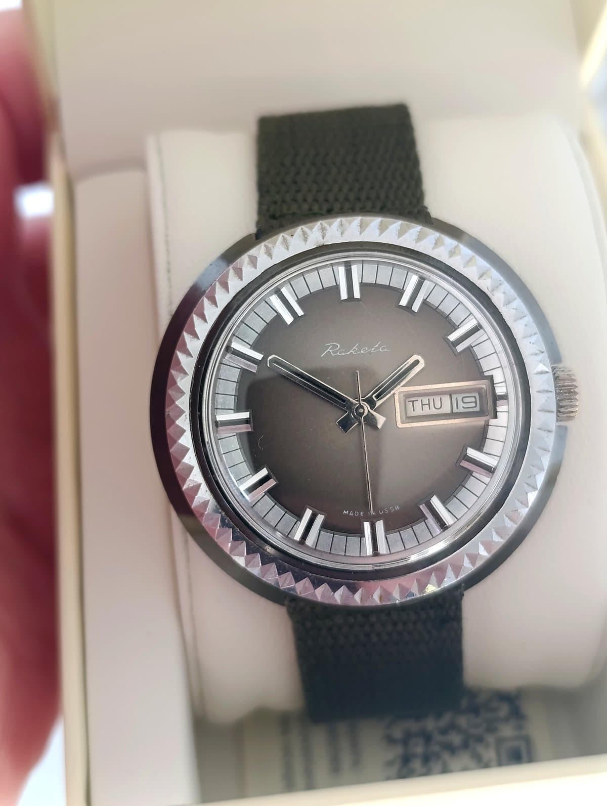 Raketa UFO 1980s USSR Watch Mechanical 2628H Day Date Vintage Rare – thumbnail 13