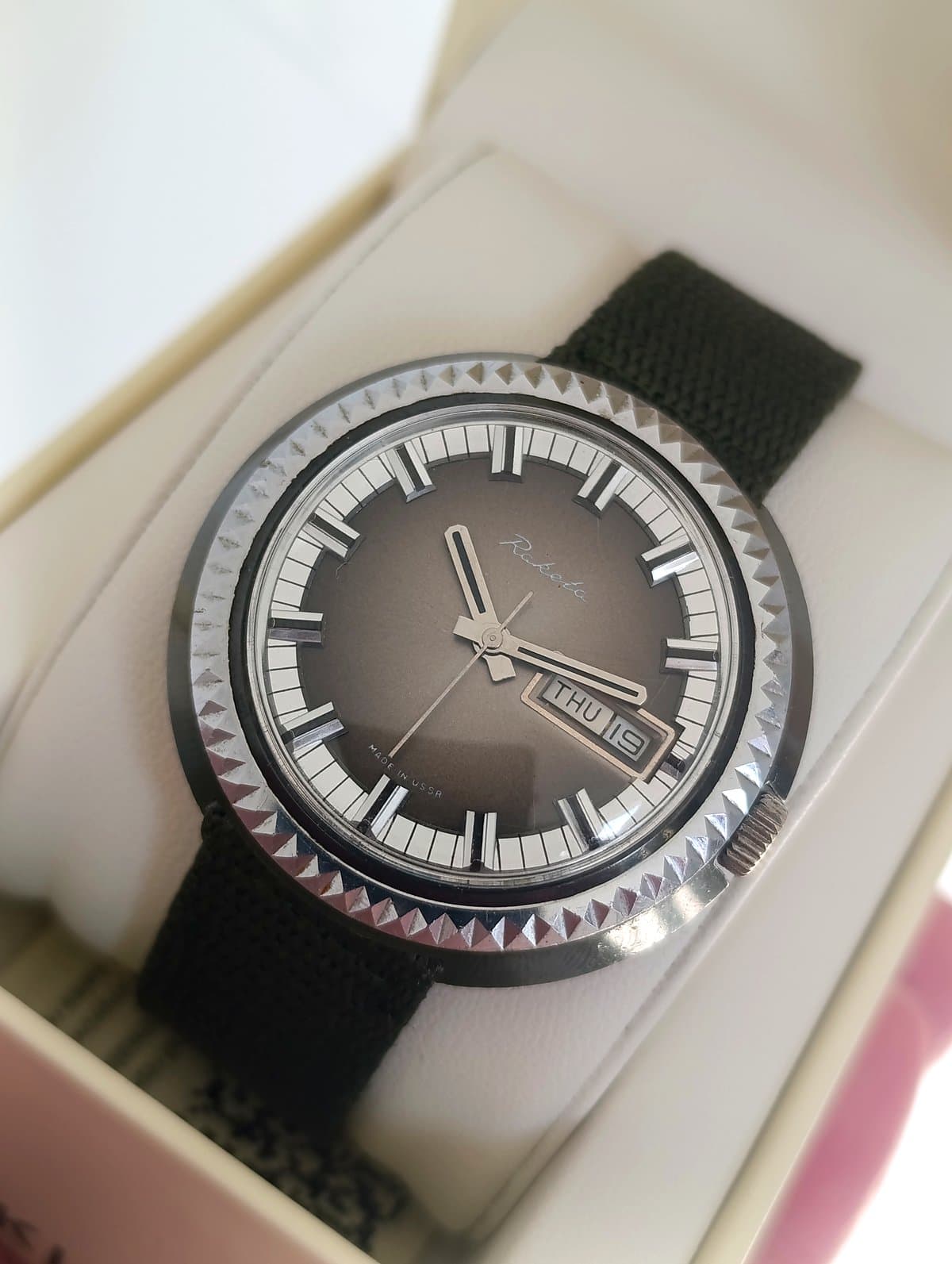 Raketa UFO 1980s USSR Watch Mechanical 2628H Day Date Vintage Rare – thumbnail 8
