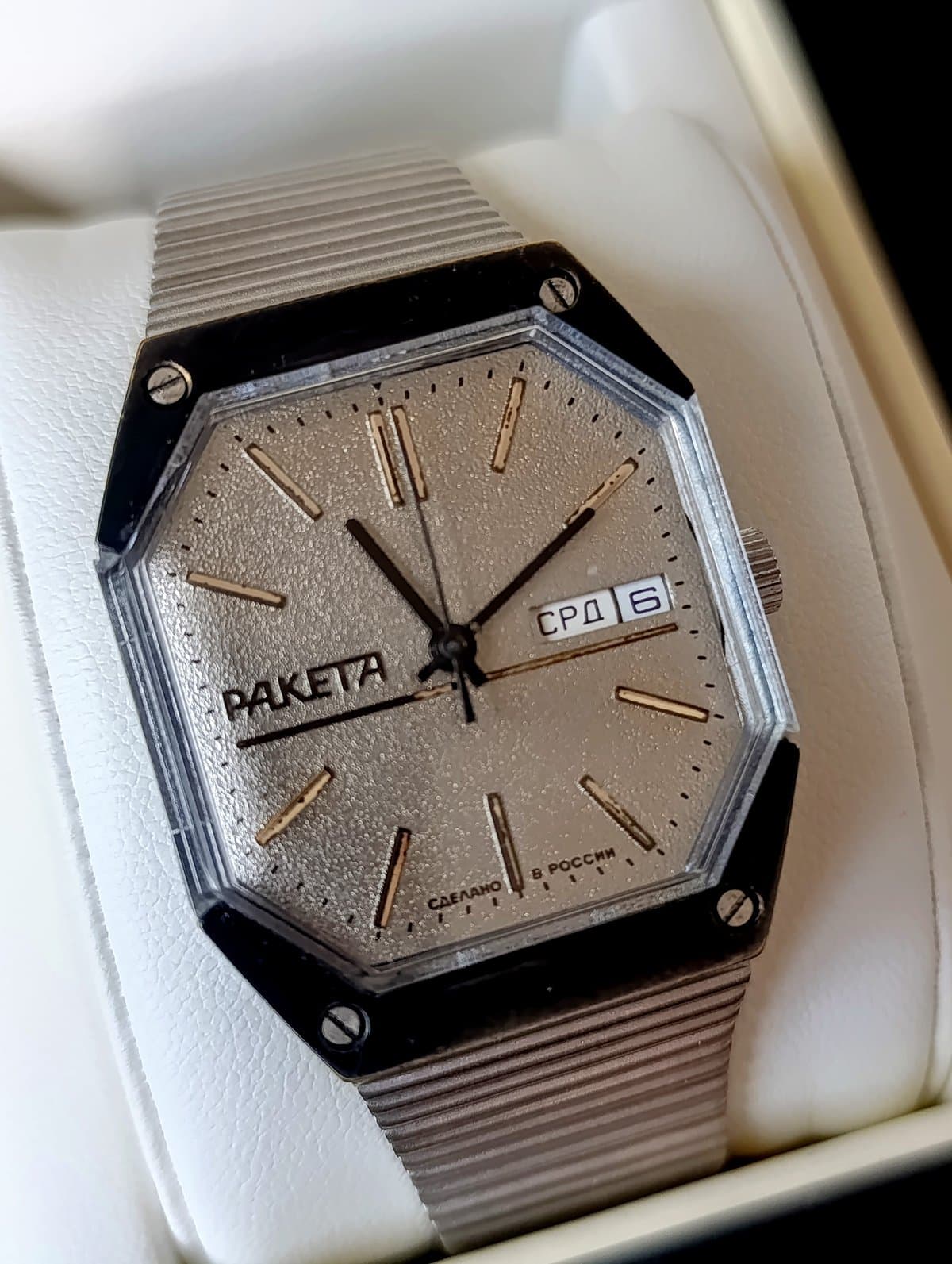 Vintage Russian Raketa Star Wars Watch Day Date Mechanical Wristwatch – thumbnail 4