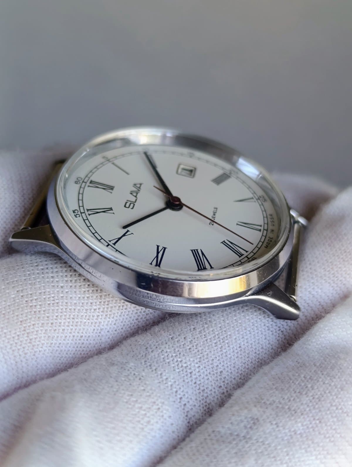 Vintage Slava 2414 · Soviet Manual-Wind Dress Watch · White Roman Dial, Date – thumbnail 5