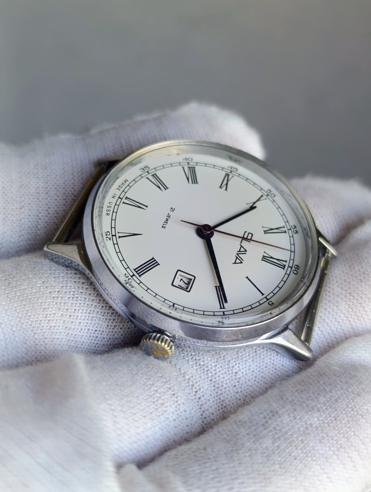 Vintage Slava 2414 · Soviet Manual-Wind Dress Watch · White Roman Dial, Date – thumbnail 6