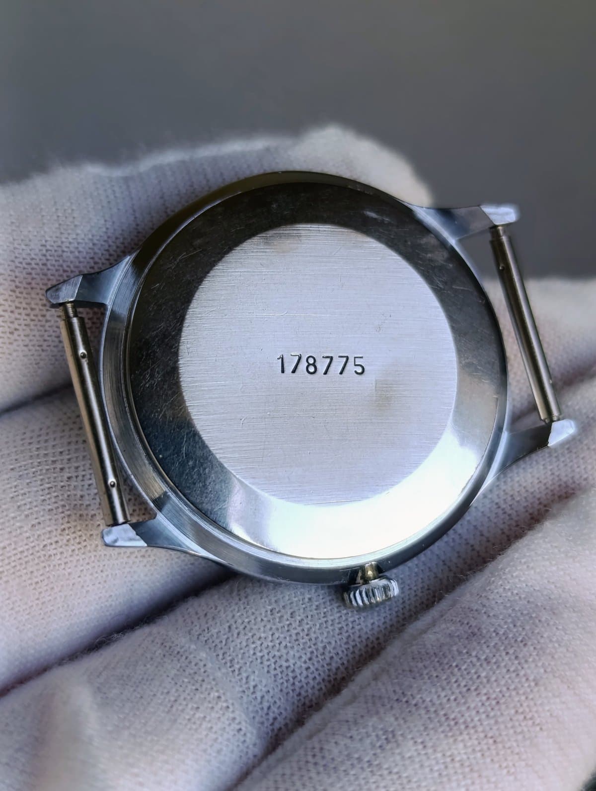 Vintage Slava 2414 · Soviet Manual-Wind Dress Watch · White Roman Dial, Date – thumbnail 7