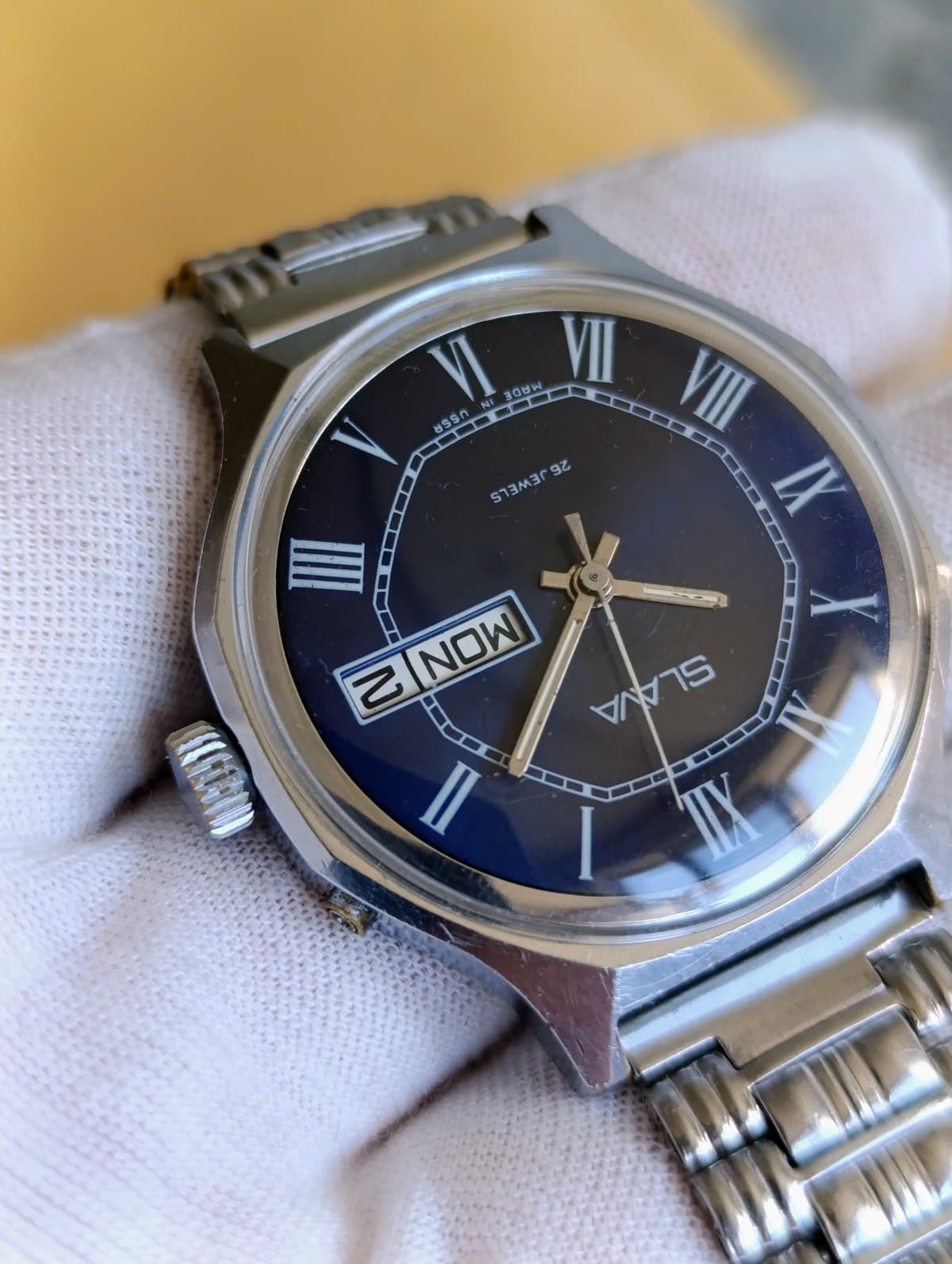 Vintage Slava Soviet Watch USSR Cal 2428 26 Jewels Day Date Navy Dial 1980s  – thumbnail 10