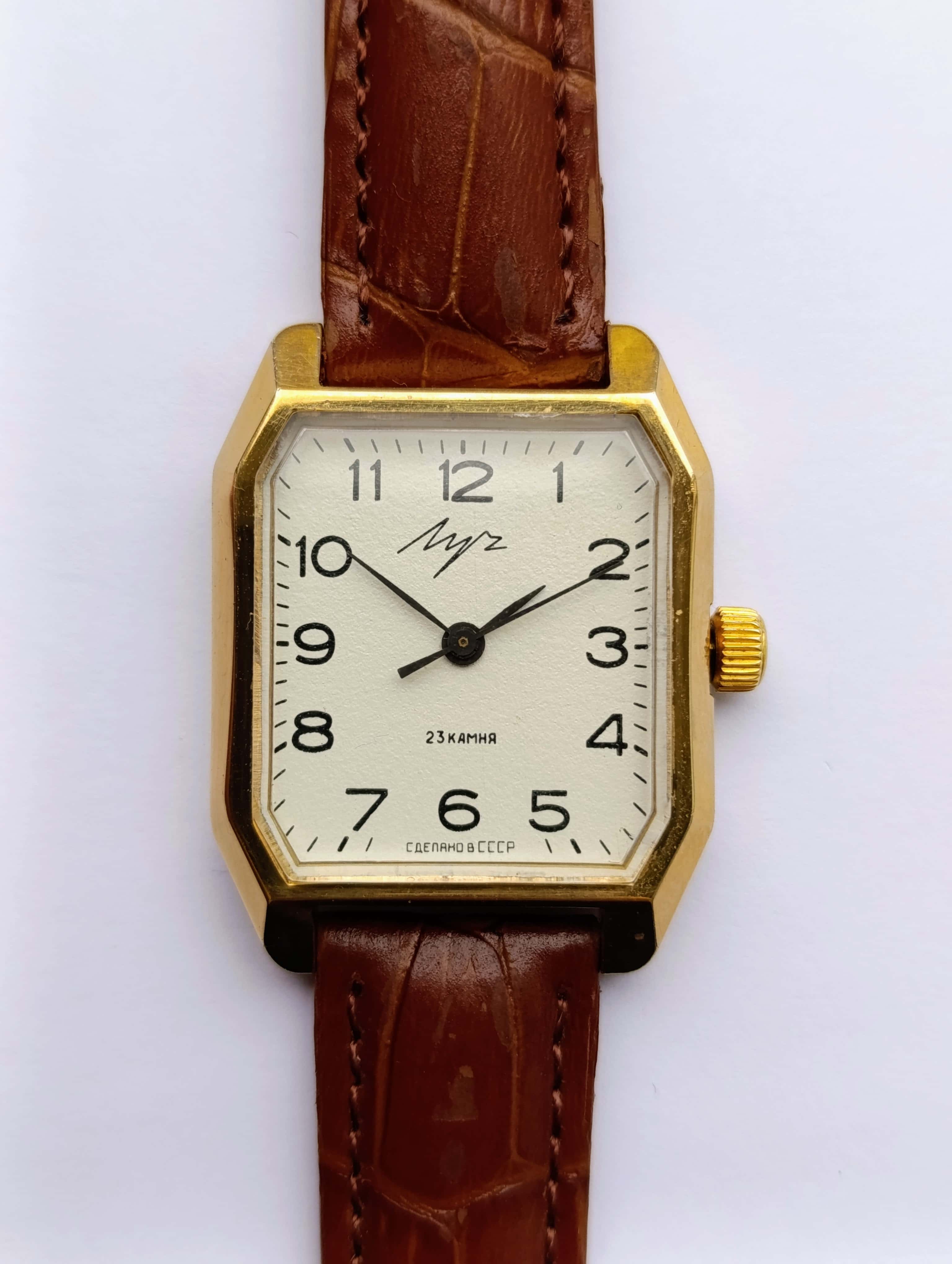 Luch 2209 23 Jewels Vintage Soviet Watch – Octagonal Gold-Plated Case