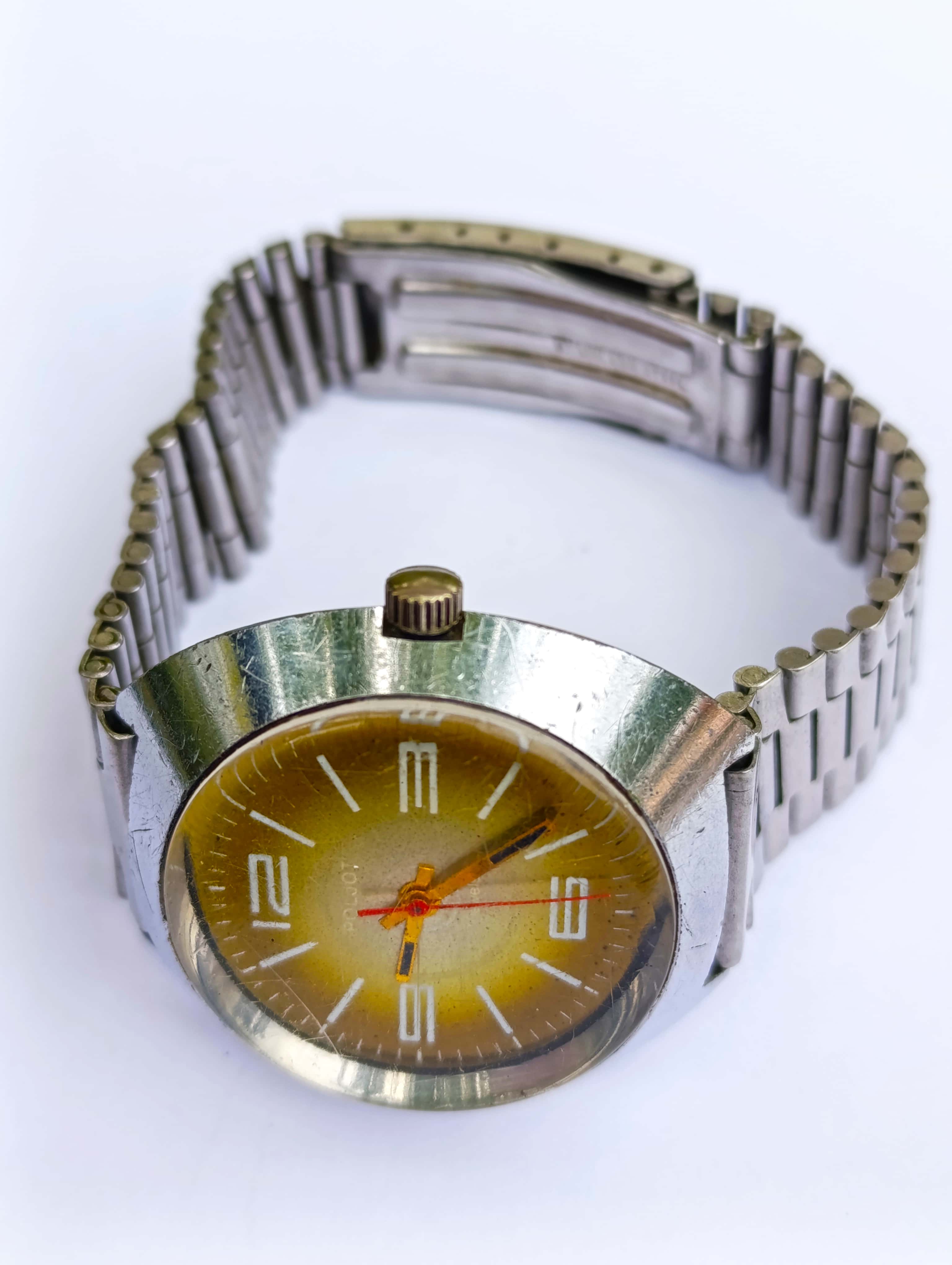 Vintage Poljot Vulkan Men’s Watch – Soviet Era Elegance